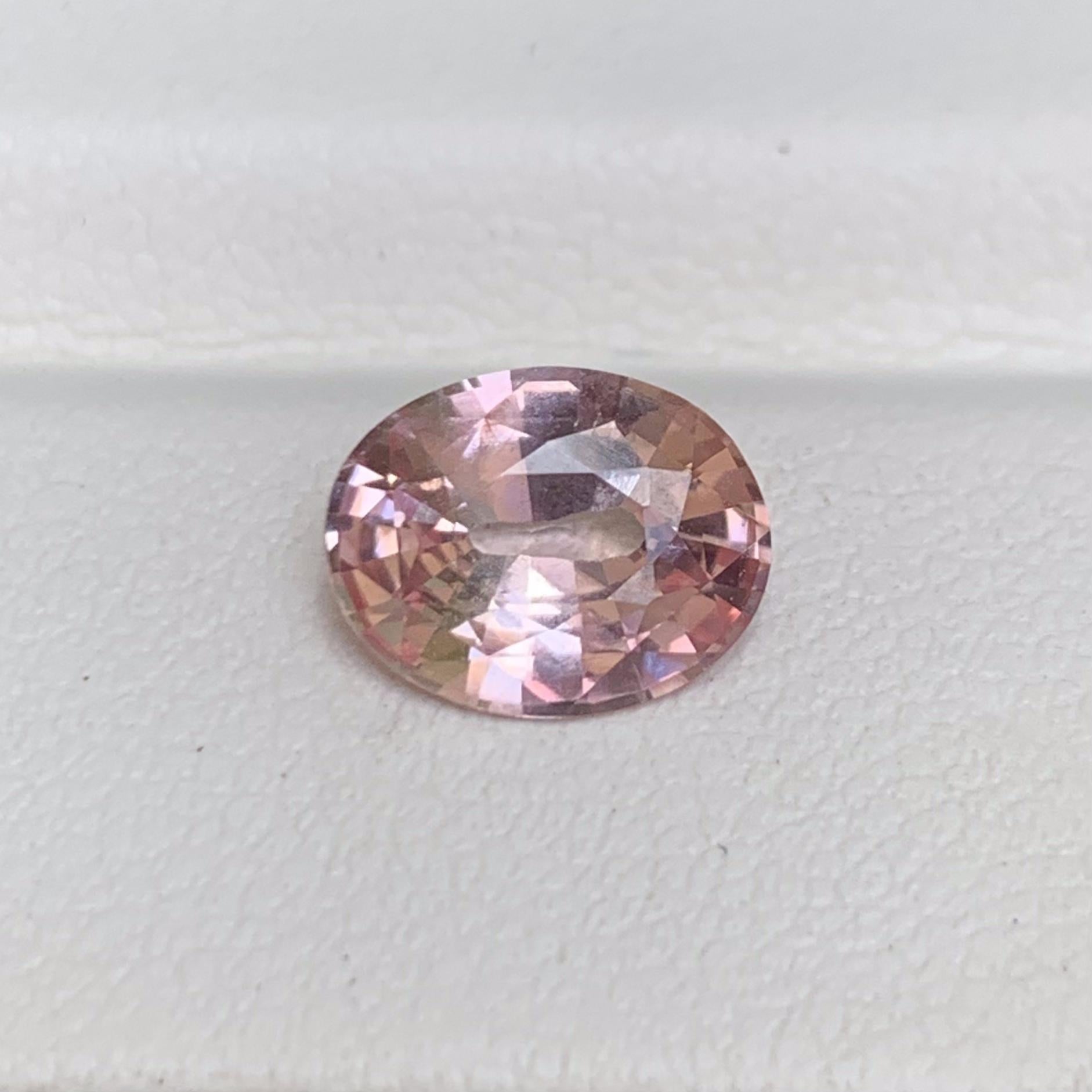 Natural Padparadscha Sapphire 1.77ct - (H) - Baza Boutique