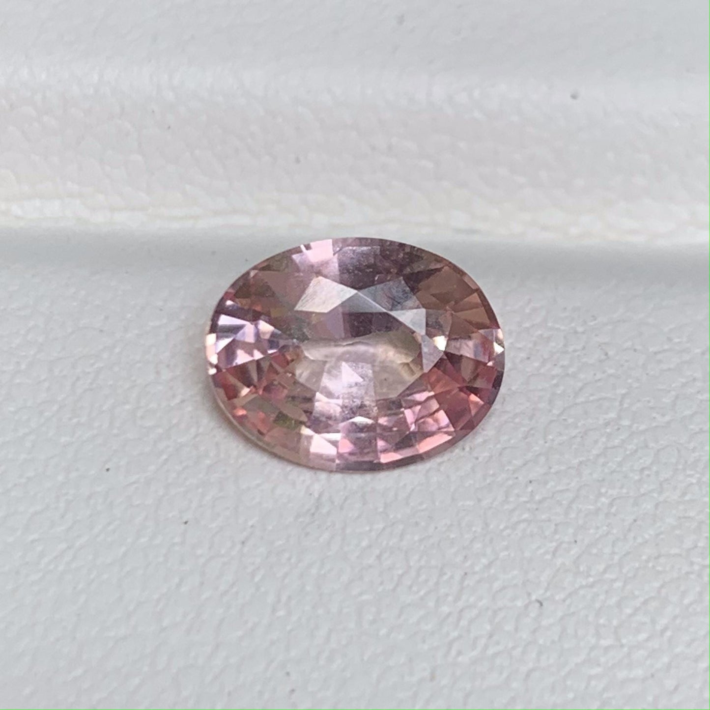 Natural Padparadscha Sapphire 1.77ct - (H) - Baza Boutique
