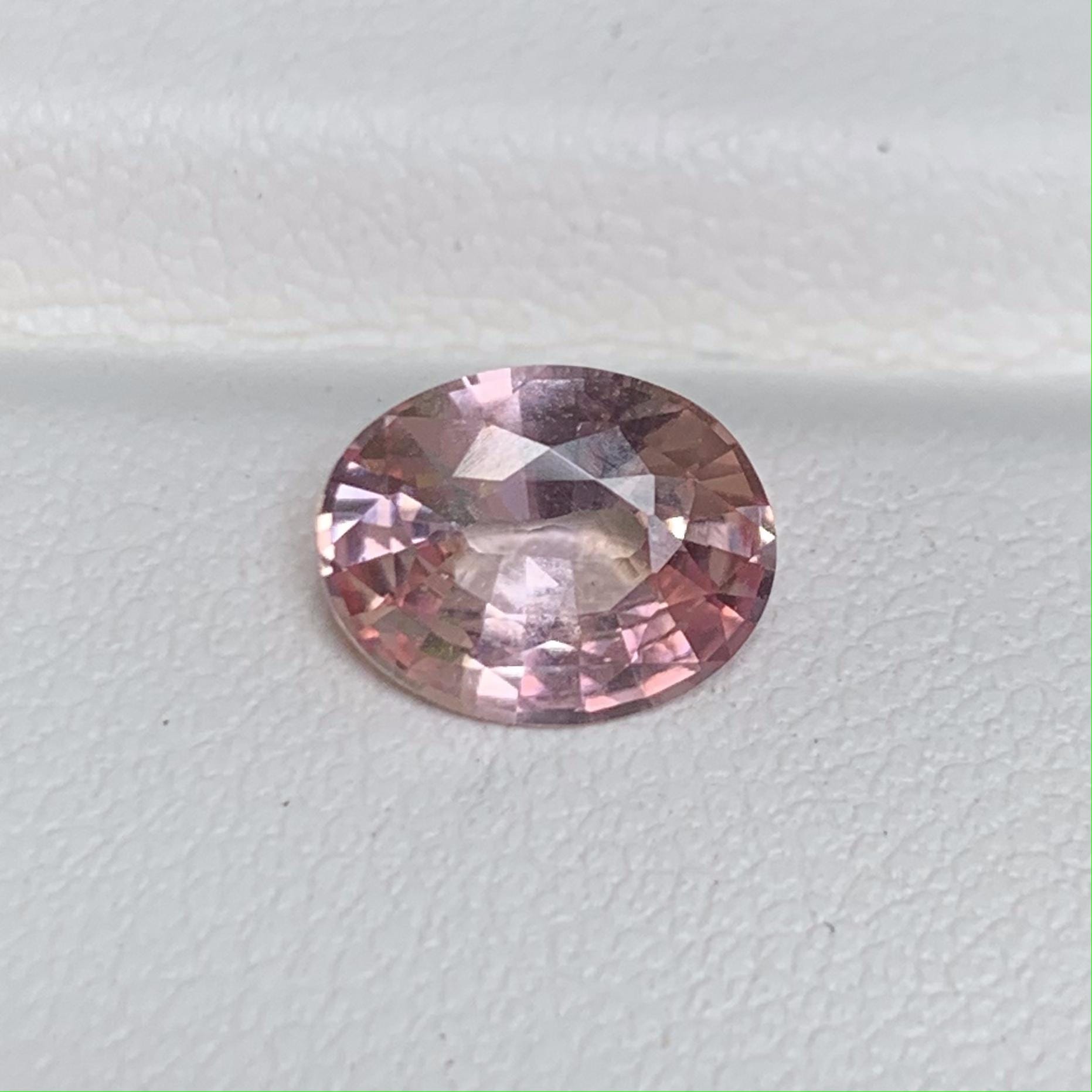 Natural Padparadscha Sapphire 1.77ct - (H) - Baza Boutique