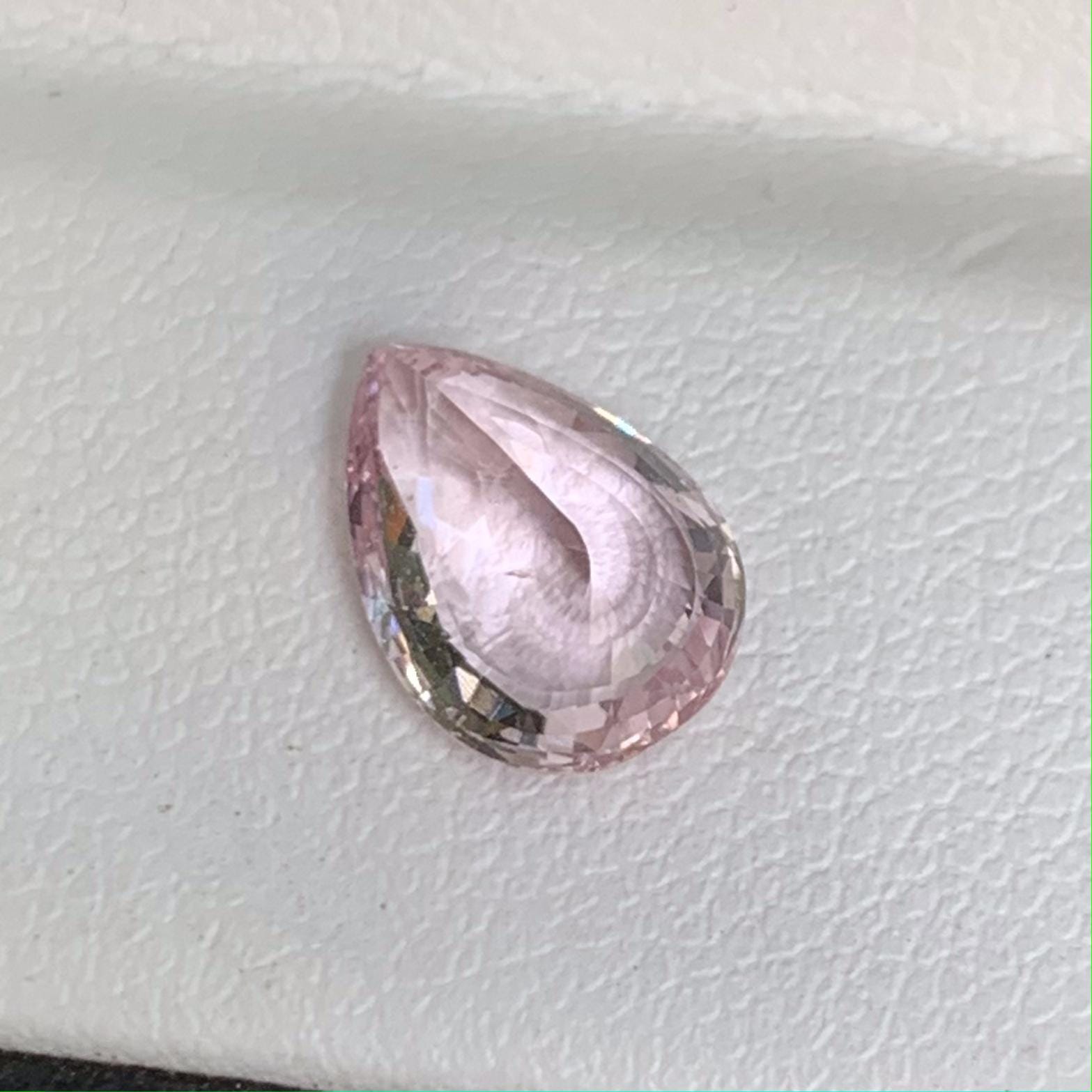 Pink Padparadscha Sapphire 2.05ct - (UH) - Baza Boutique