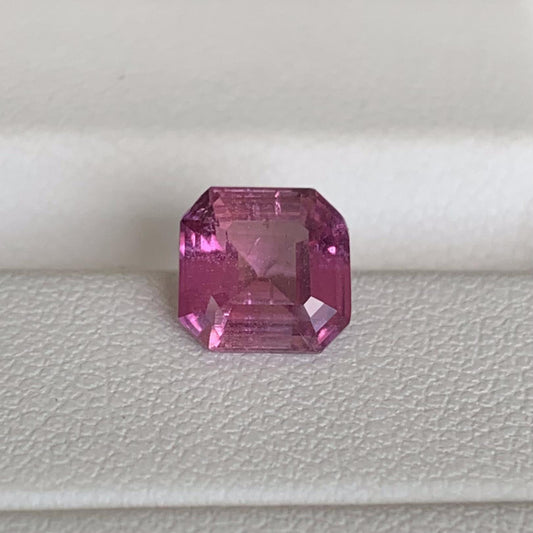 Natural Padparadscha Sapphire 2.25ct - (H) - Baza Boutique