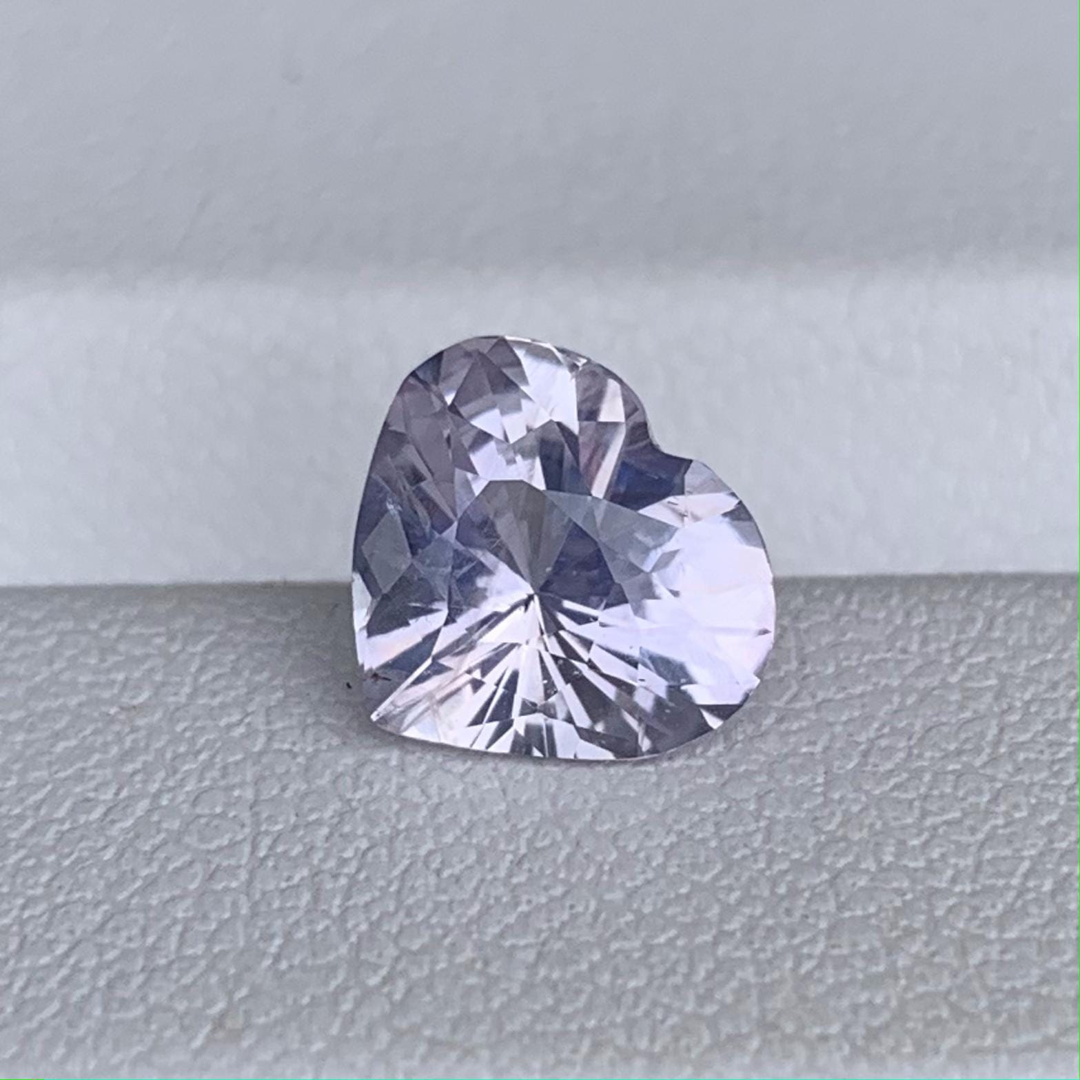 Heart Shaped Lavender Sapphire 2.21ct - (UH) - Baza Boutique