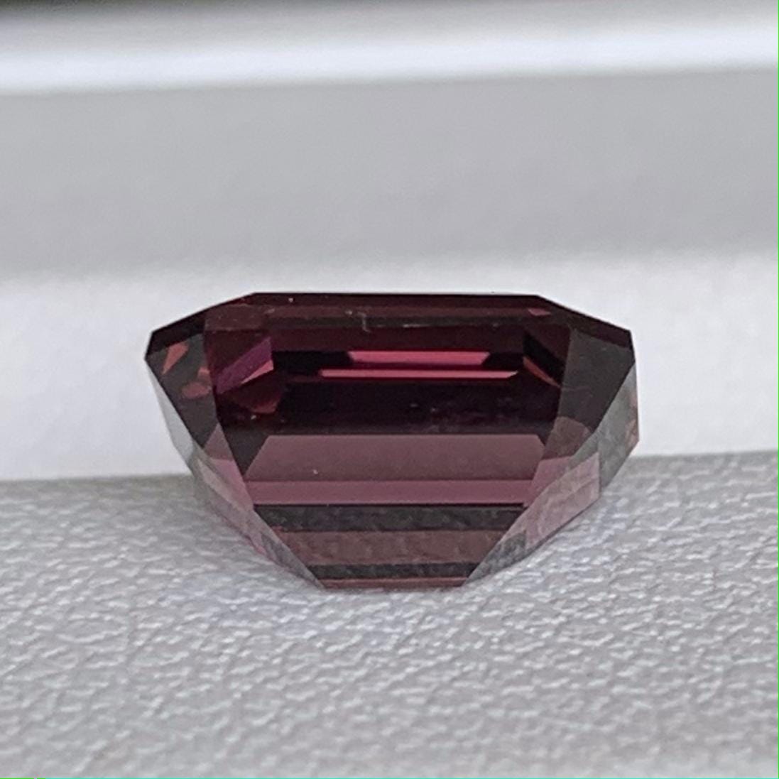 Natural Mahenge Grape Spinel 3.01ct - (H) - Baza Boutique