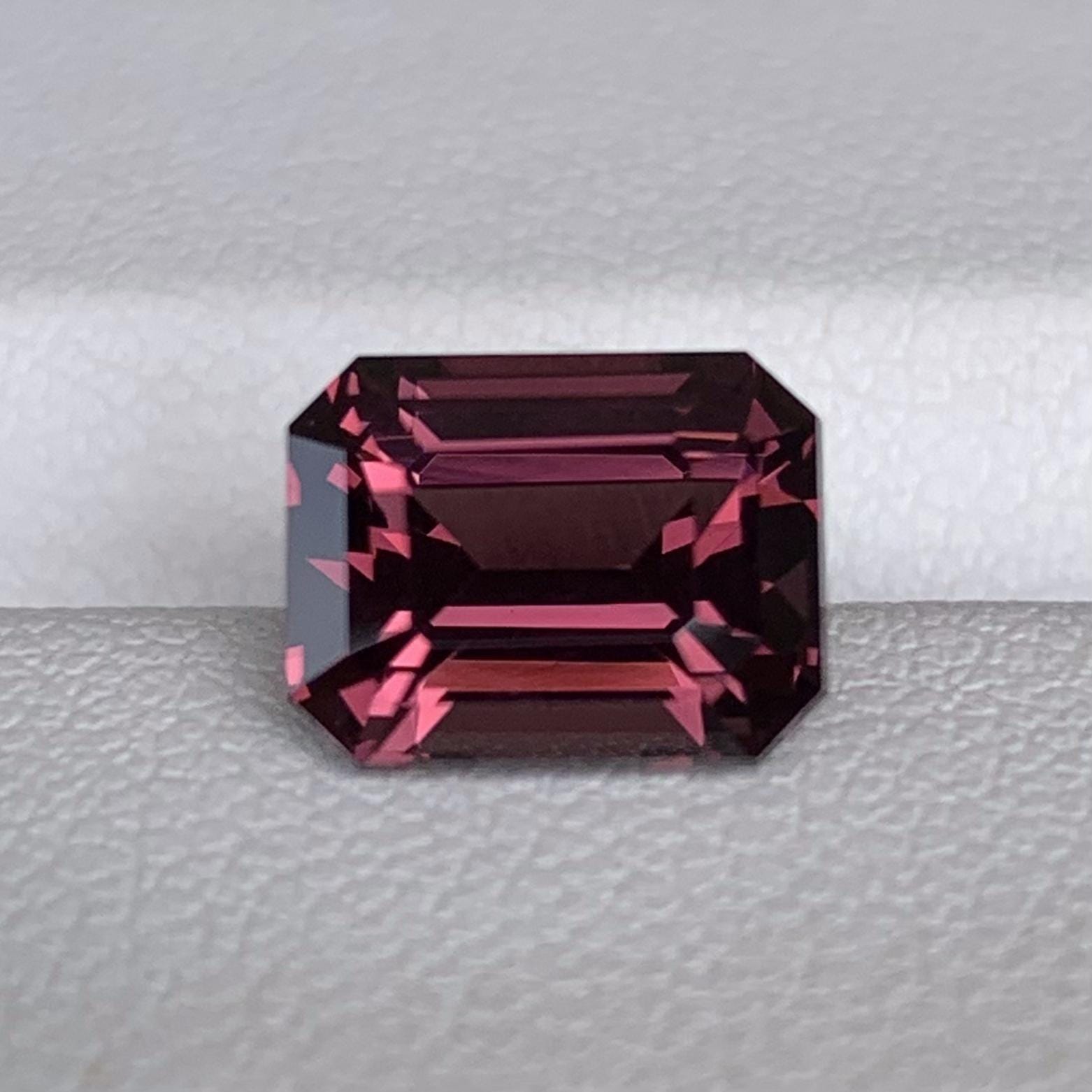 Natural Mahenge Grape Spinel 3.01ct - (H) - Baza Boutique