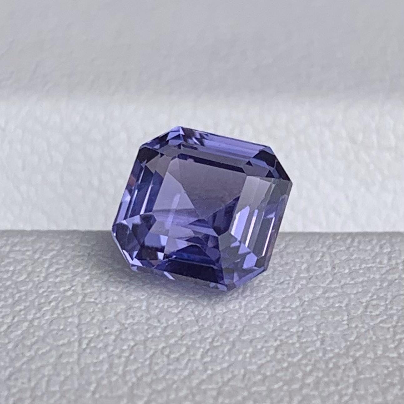 Natural Radiant Cut Purple Sapphire 2.04ct - (UH)