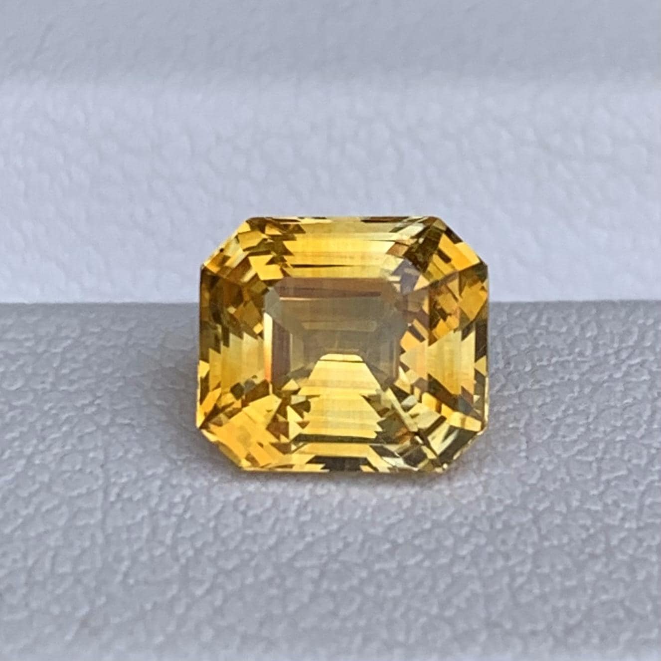Natural Radiant Cut Golden Yellow Sapphire 2.16ct - (H)