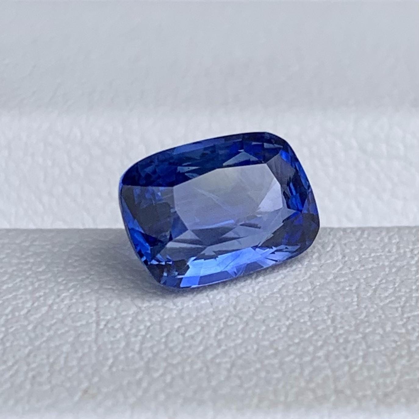 Natural Cushion Cut Cornflower Blue Sapphire 2.14ct - (H)