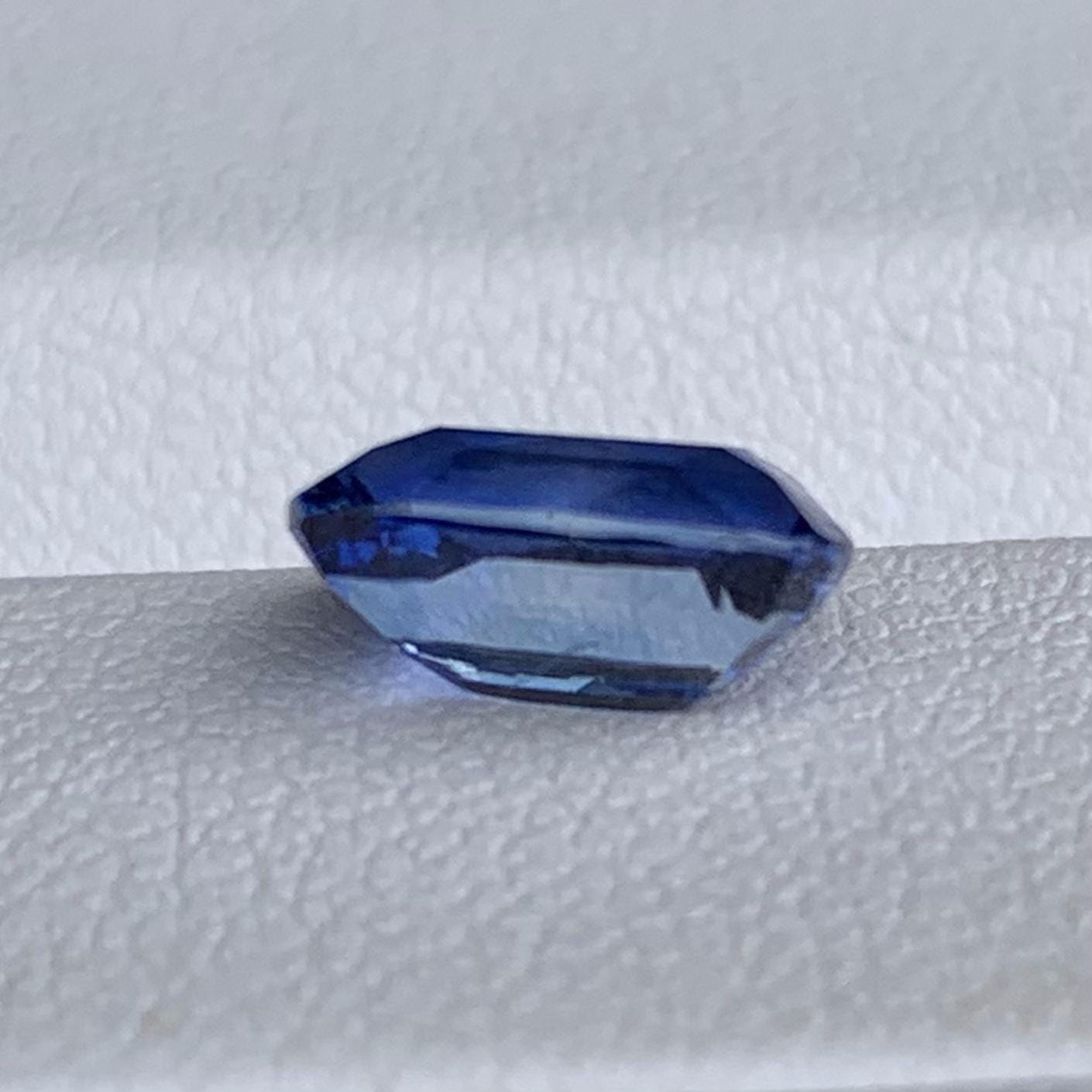 Natural Cushion Cut Cornflower Blue Sapphire 2.14ct - (H)