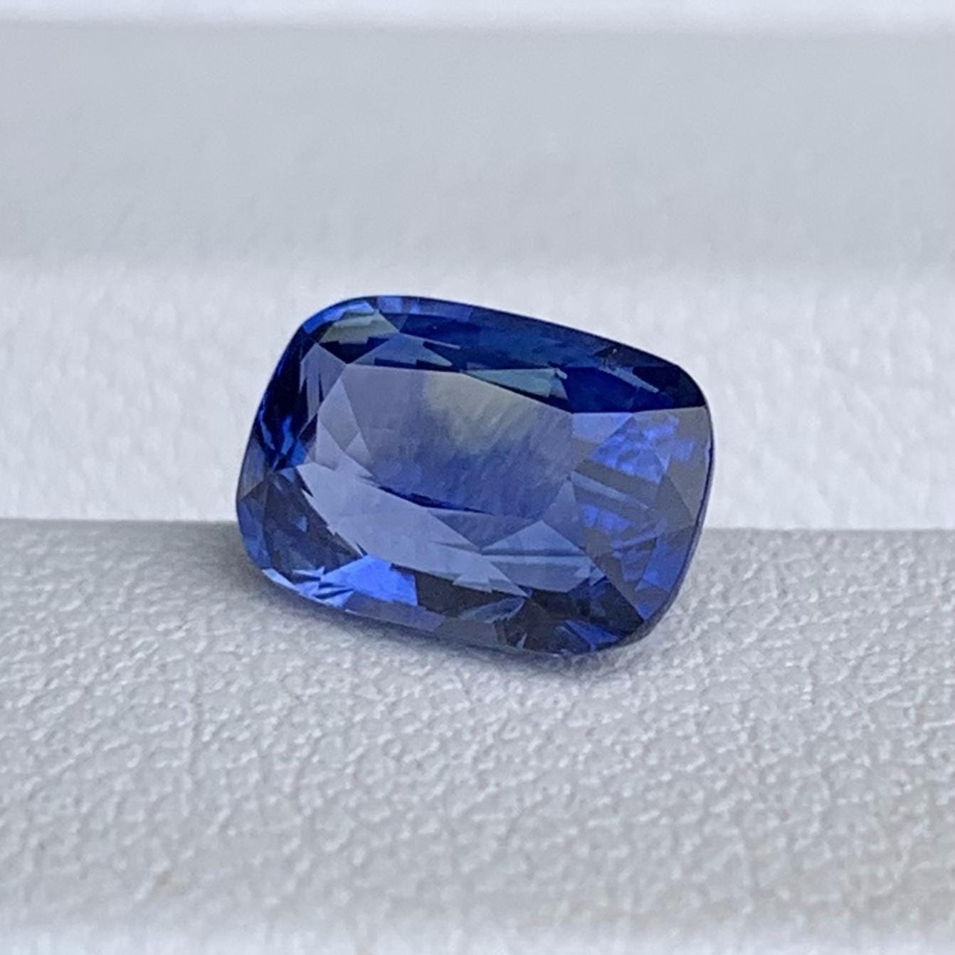 Natural Cushion Cut Cornflower Blue Sapphire 2.14ct - (H)