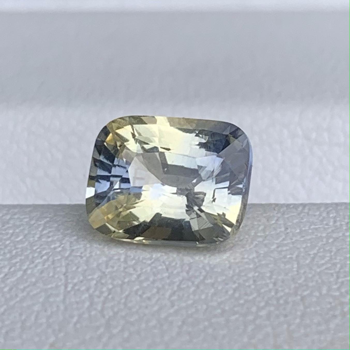 Natural Cushion Cut Bi Color Sapphire 2.06ct - (UH)