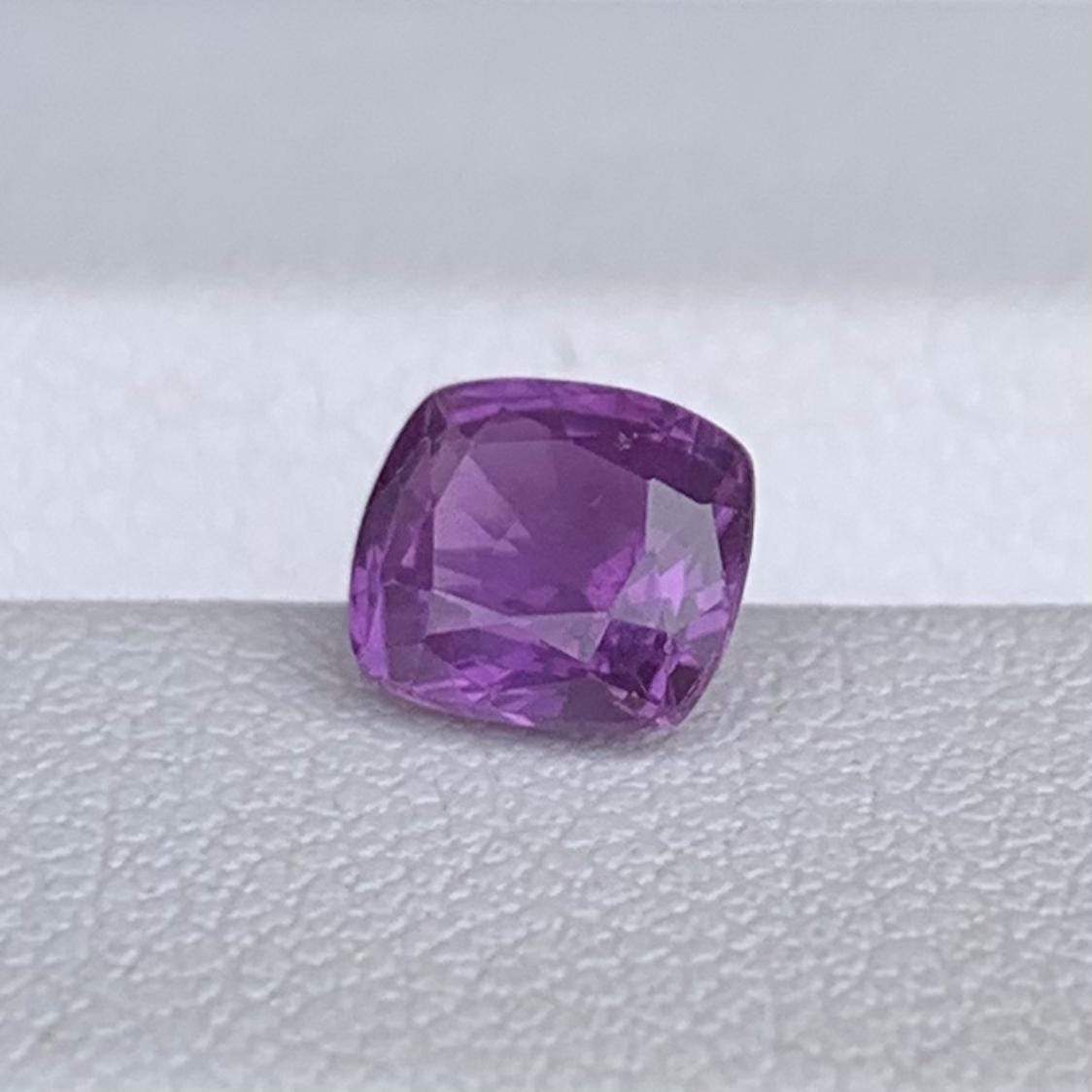 Natural Cushion Cut Violet Sapphire 1.04ct - (UH)