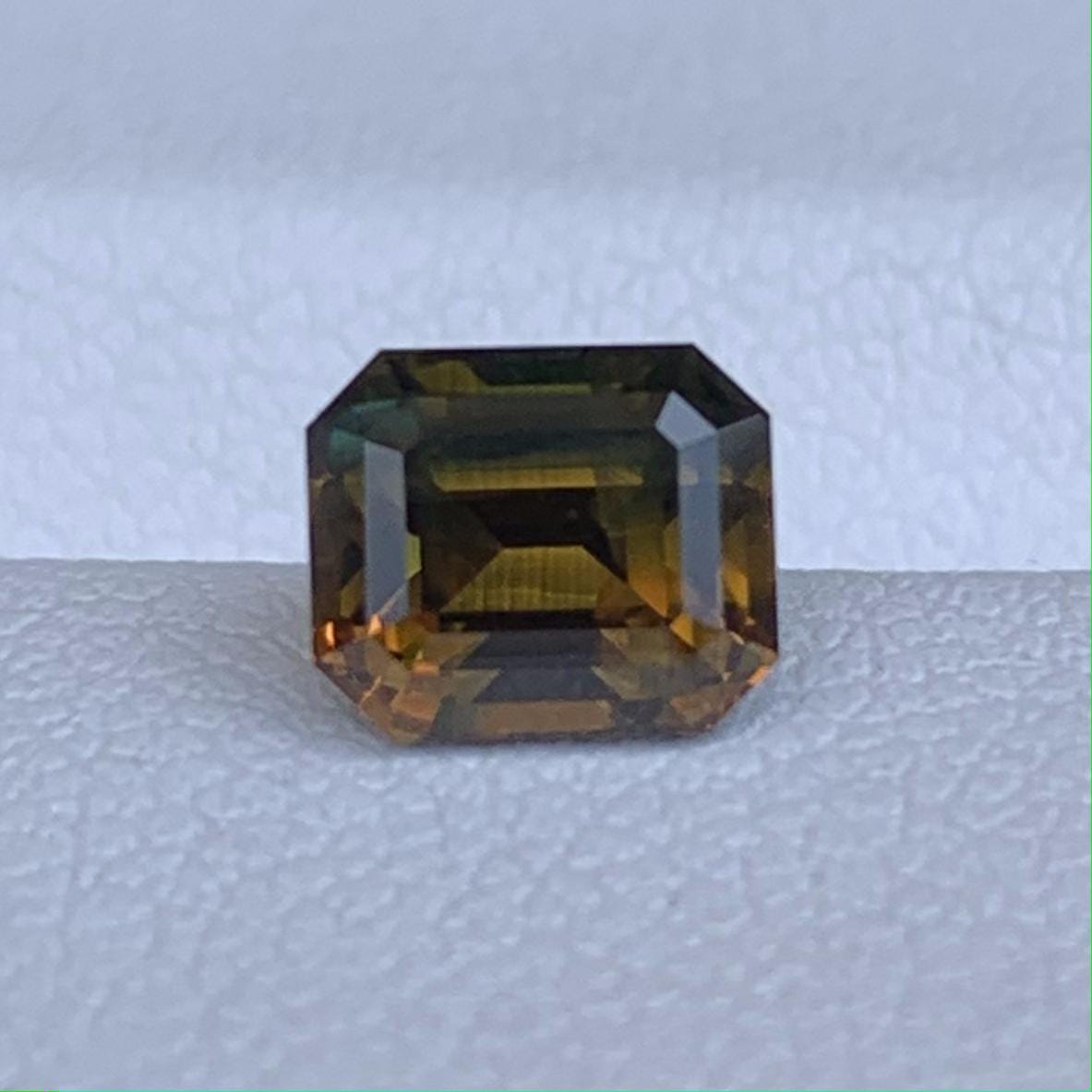 Rare Bi Color Sapphire 1.44ct - (H)