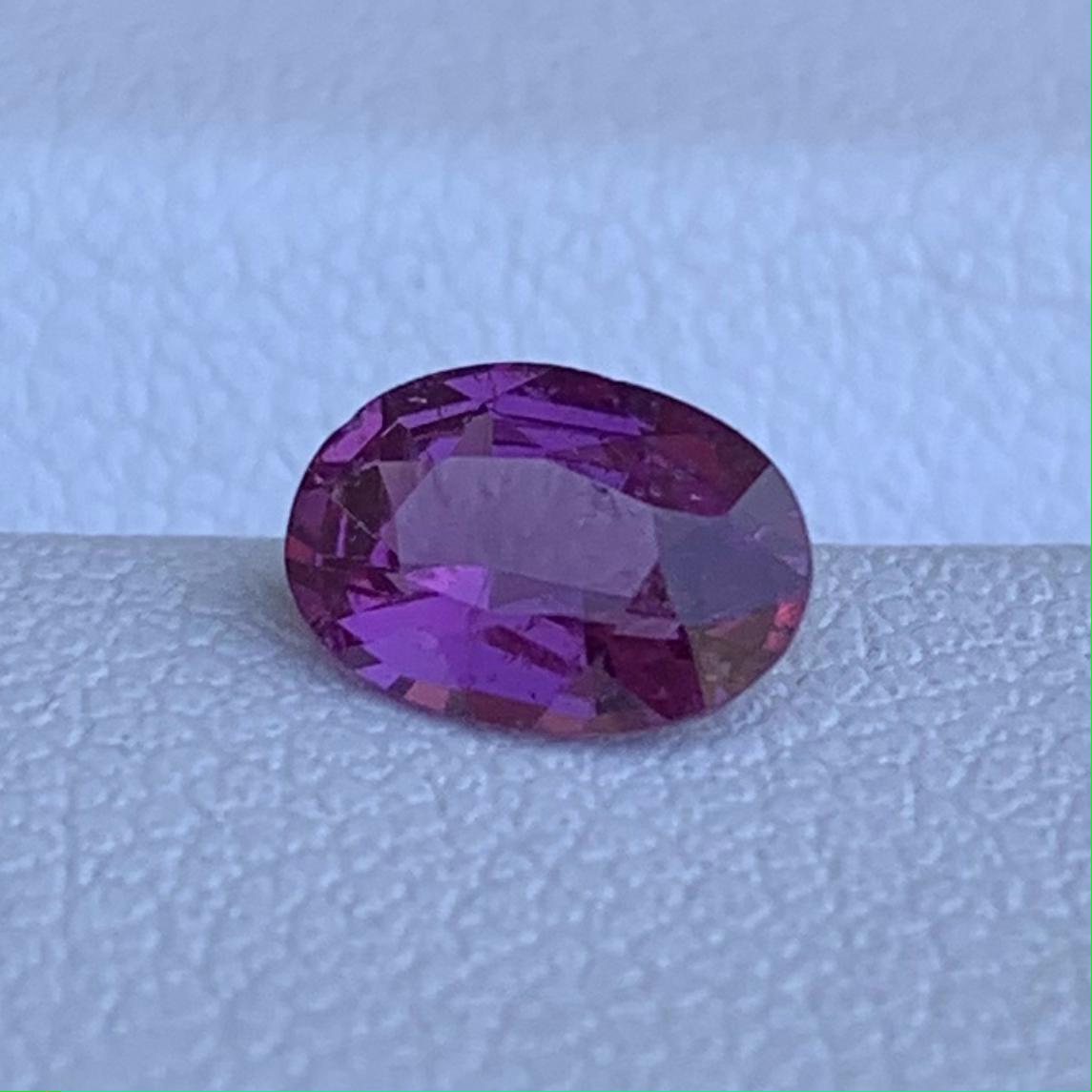 Natural Oval Cut Pink Sapphire 0.89ct - (H)