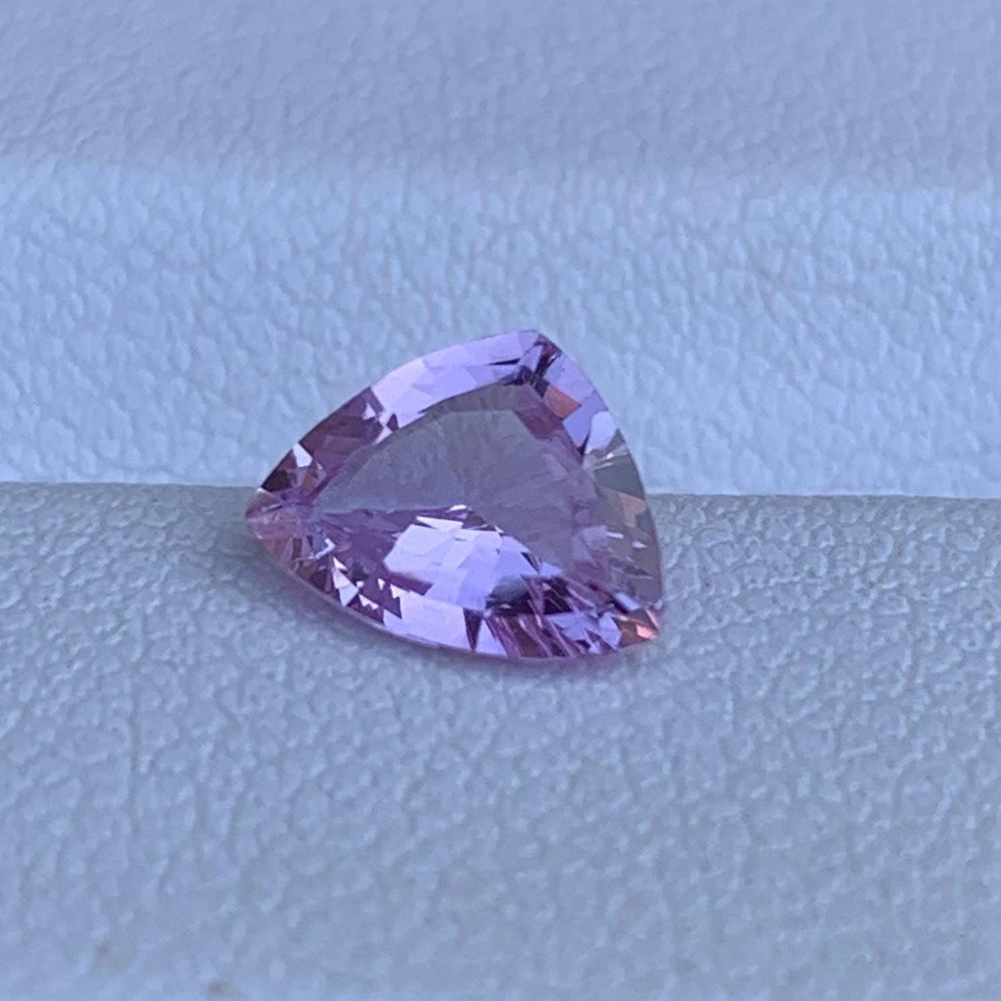Natural Triangular Cut Pink Sapphire 1.00ct - (UH)