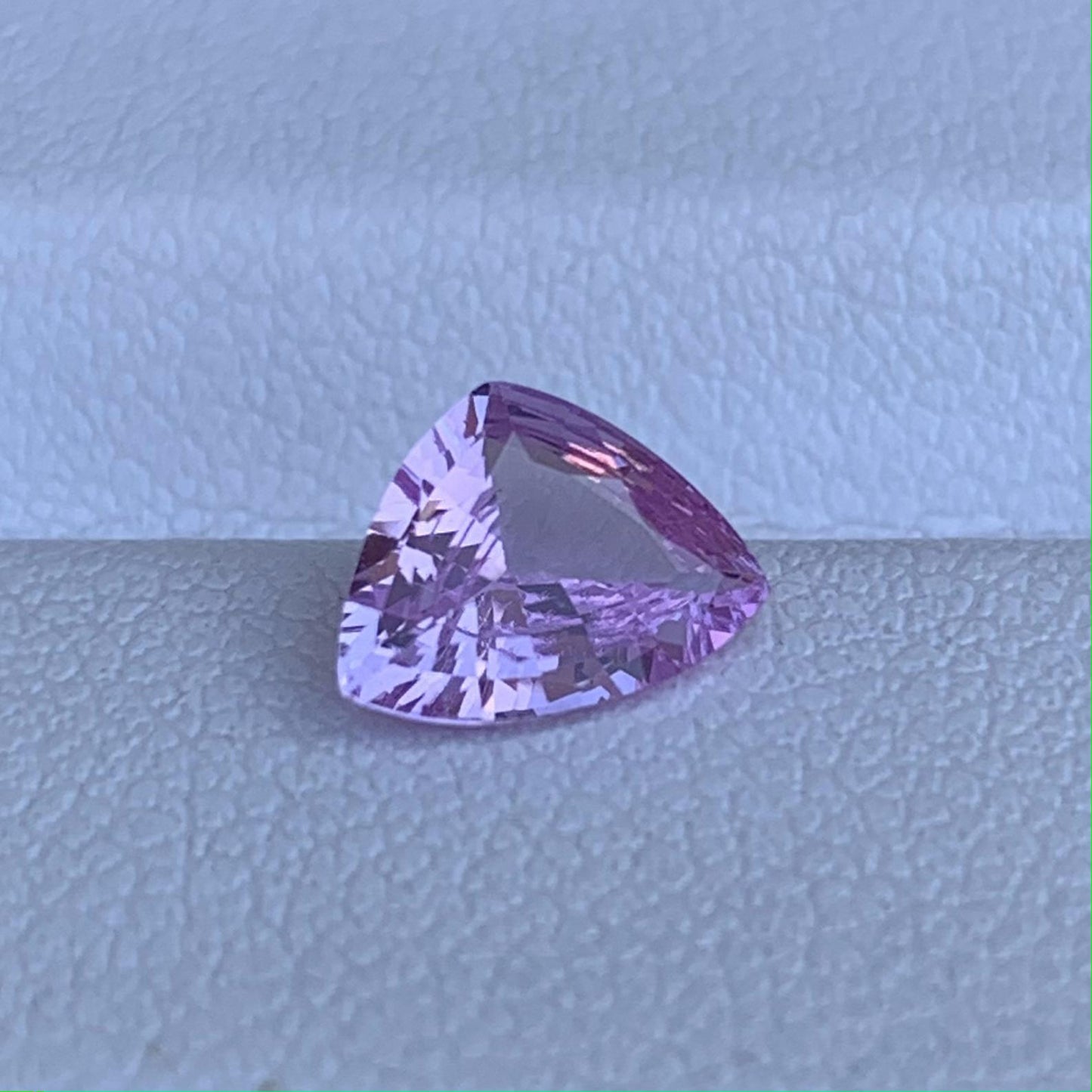Natural Triangular Cut Pink Sapphire 1.00ct - (UH)