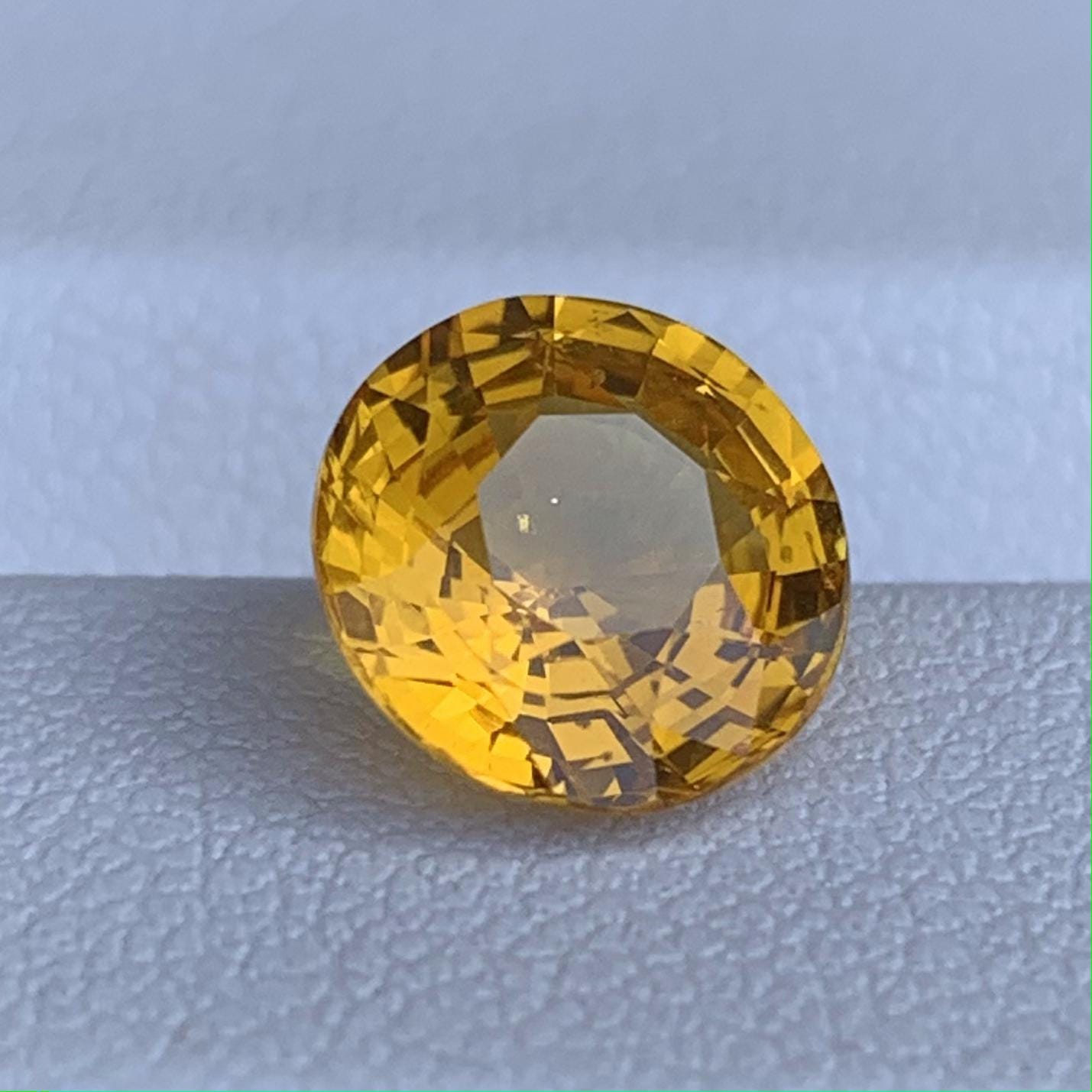 Natural Round Cut Golden Yellow Sapphire 3.03ct - (H)