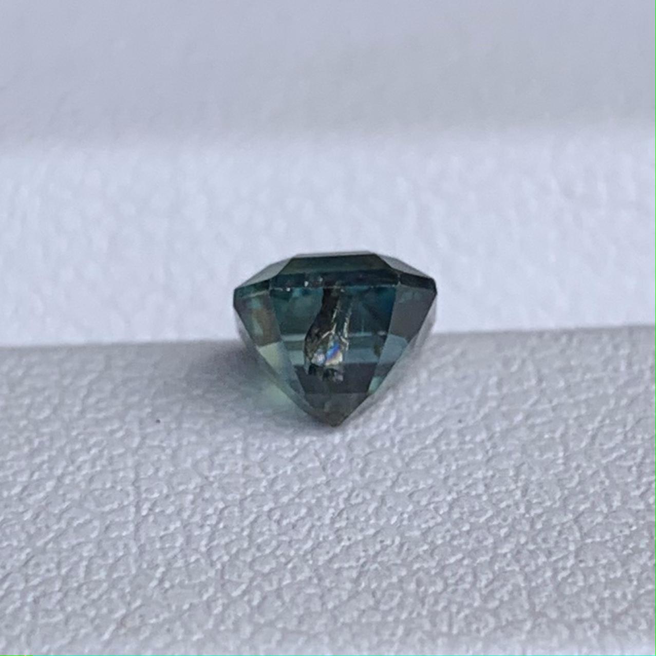 Natural Dark Green Sapphire 1.05ct - (UH) - Baza Boutique
