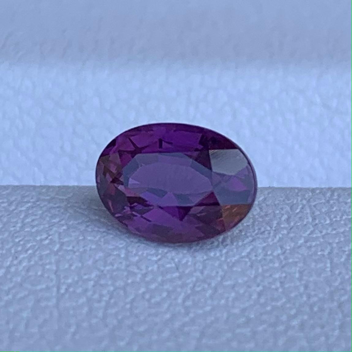 Natural Oval Cut Violet Sapphire 1.01ct - (UH)