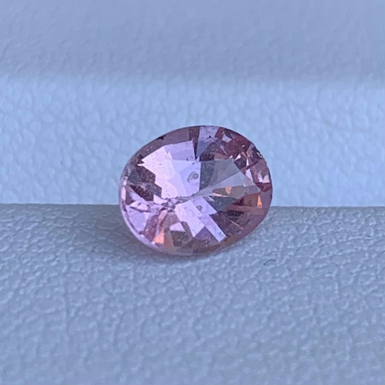 Natural Oval Cut Pinkish Padparadscha Sapphire 1.02ct - (UH)