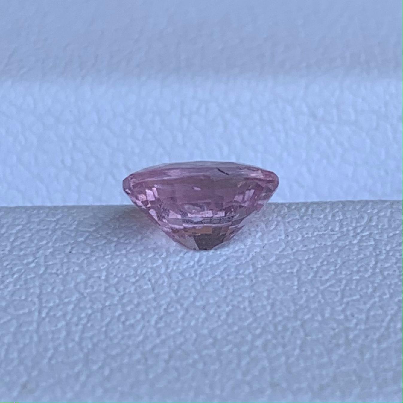 Natural Oval Cut Pinkish Padparadscha Sapphire 1.02ct - (UH)