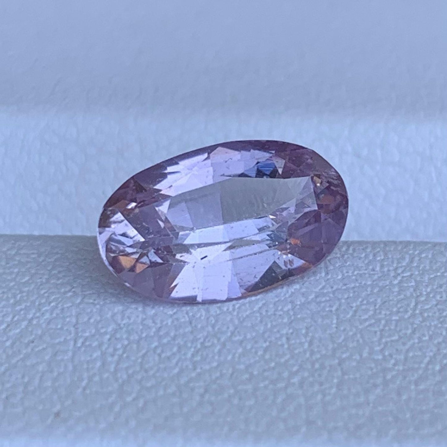 Natural Lavender Sapphire 2.86Cts - (UH)