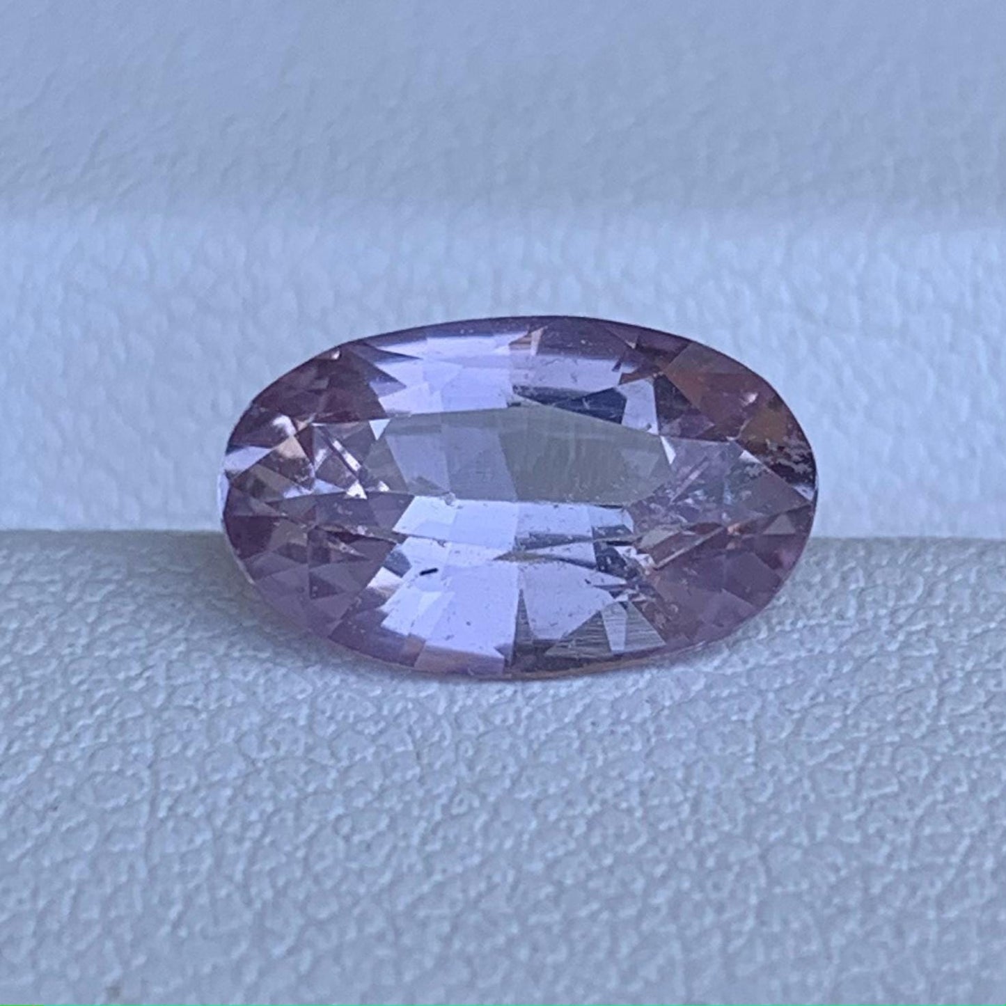Natural Lavender Sapphire 2.86Cts - (UH)