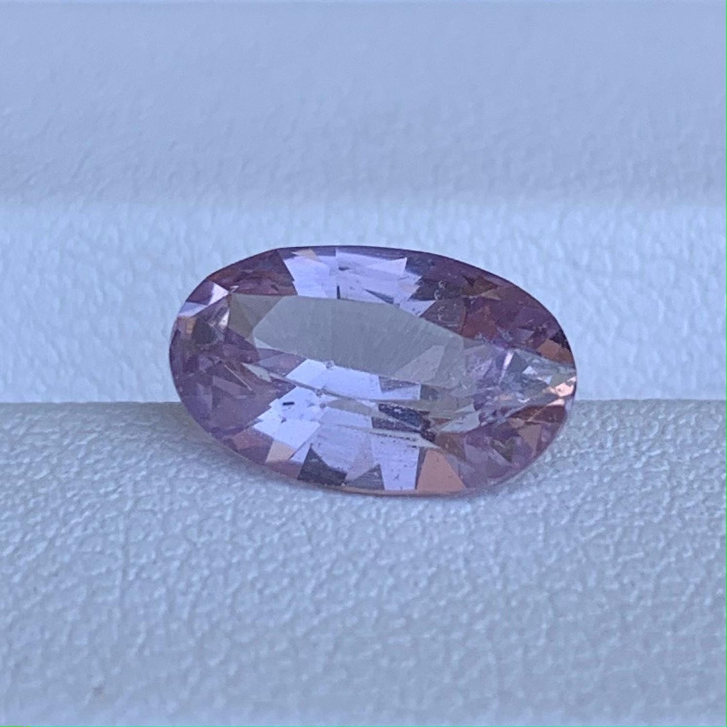 Natural Lavender Sapphire 2.86Cts - (UH)