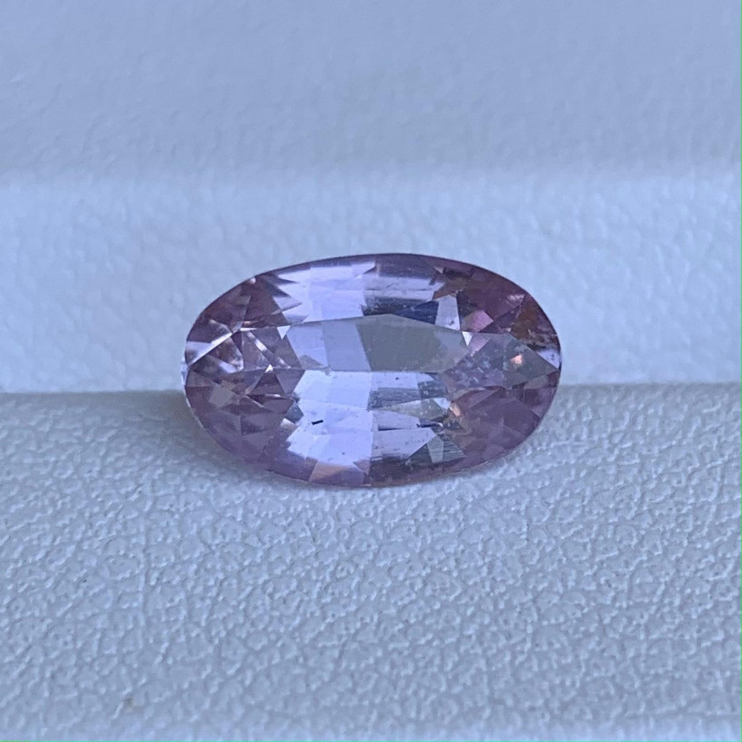 Natural Lavender Sapphire 2.86Cts - (UH)