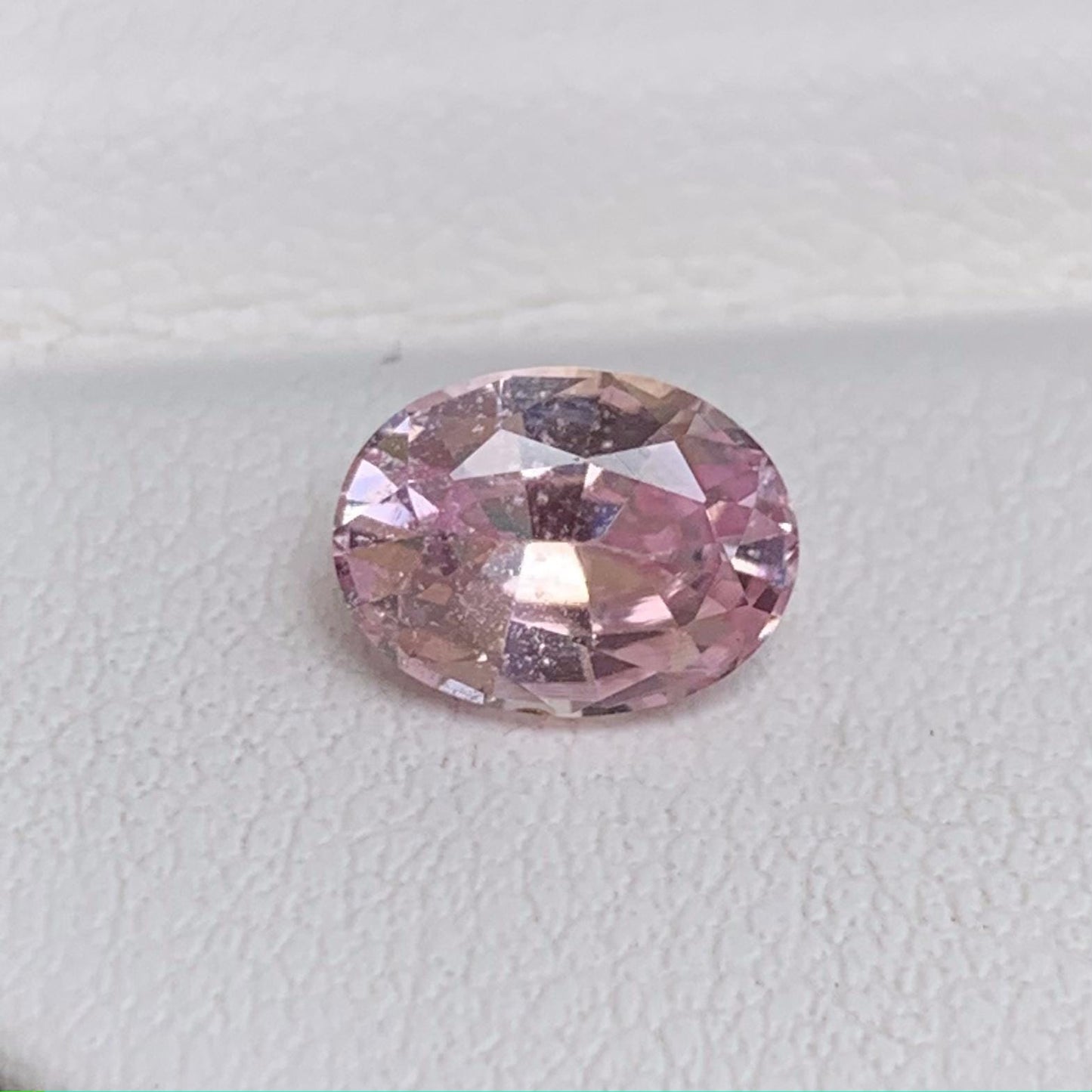 Natural Ceylon Padparadscha Sapphire 1.54ct - (UH) - Baza Boutique