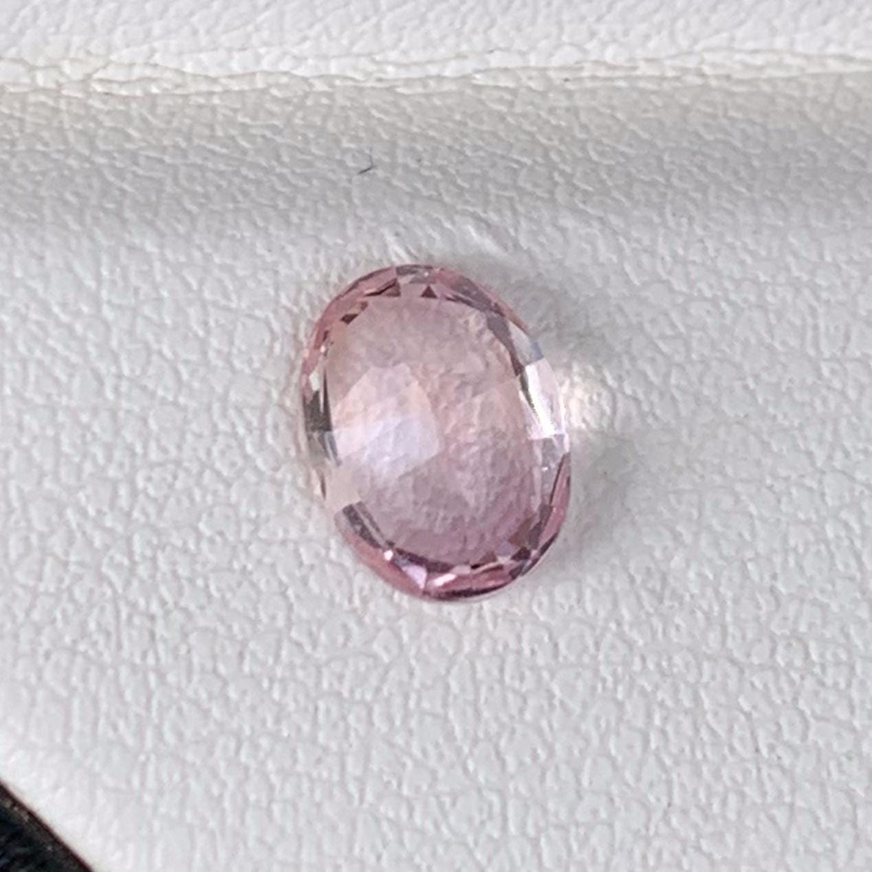 Natural Ceylon Padparadscha Sapphire 1.54ct - (UH) - Baza Boutique