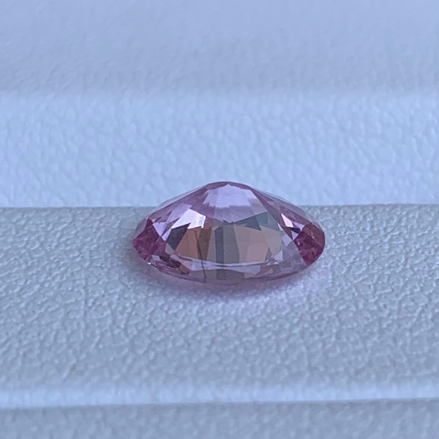 Natural Ceylon Padparadscha Sapphire 1.61ct - (UH) - Baza Boutique