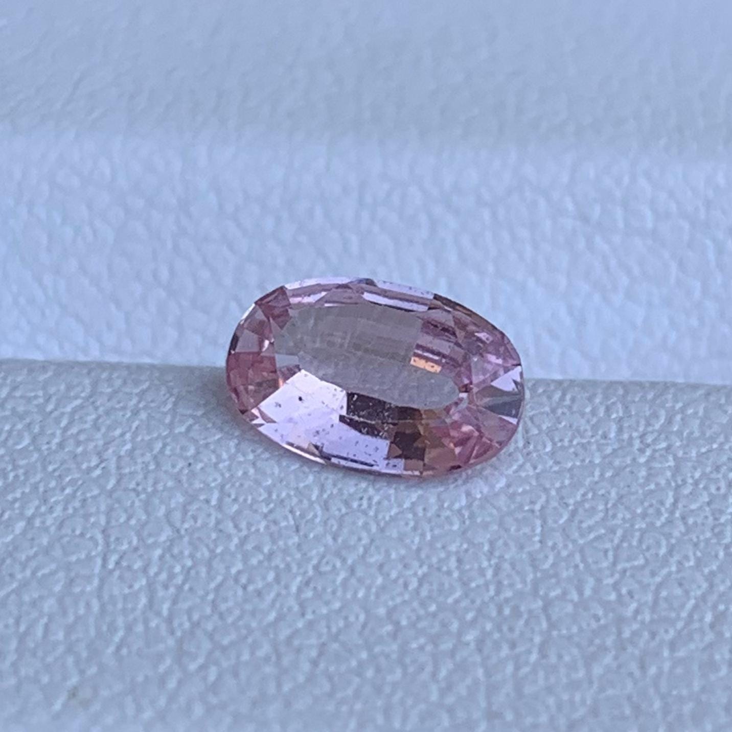 Natural Pinkish Padparadscha Sapphire 0.86ct - (UH)