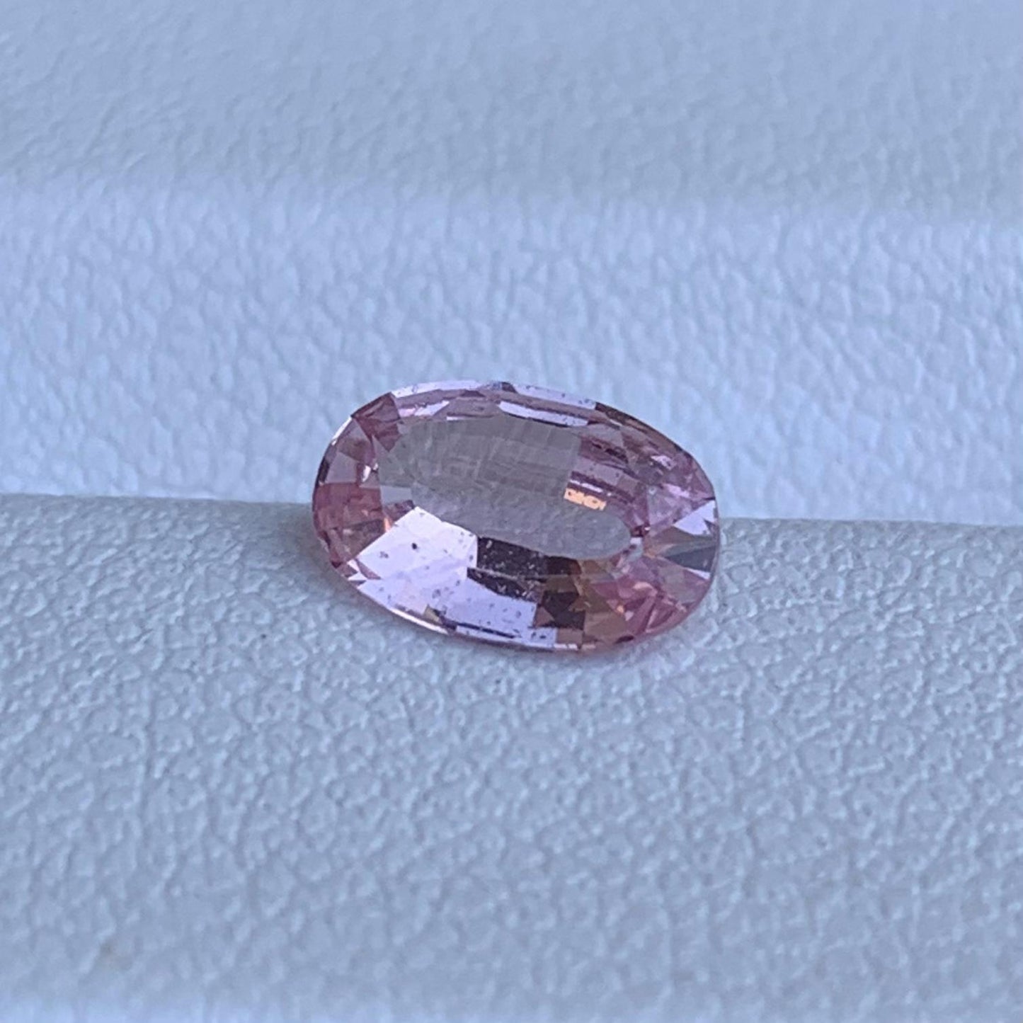 Natural Pinkish Padparadscha Sapphire 0.86ct - (UH)