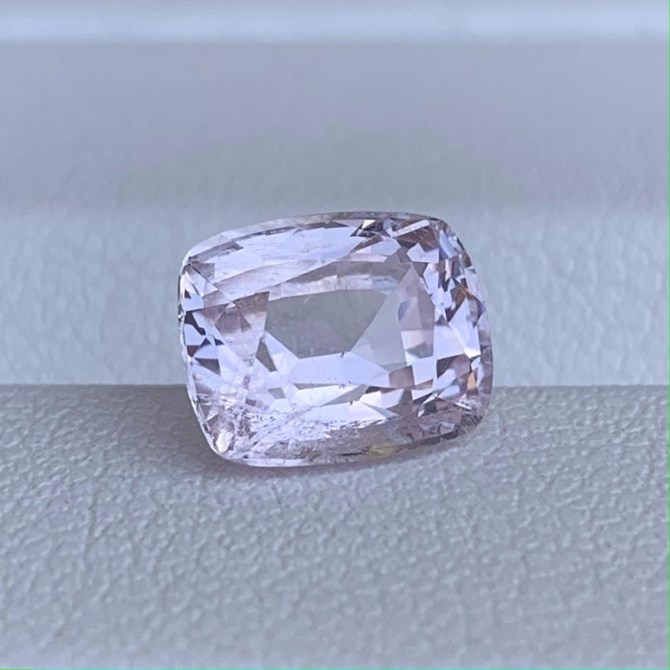 Lavender Peach Sapphire 2.53ct - (H)
