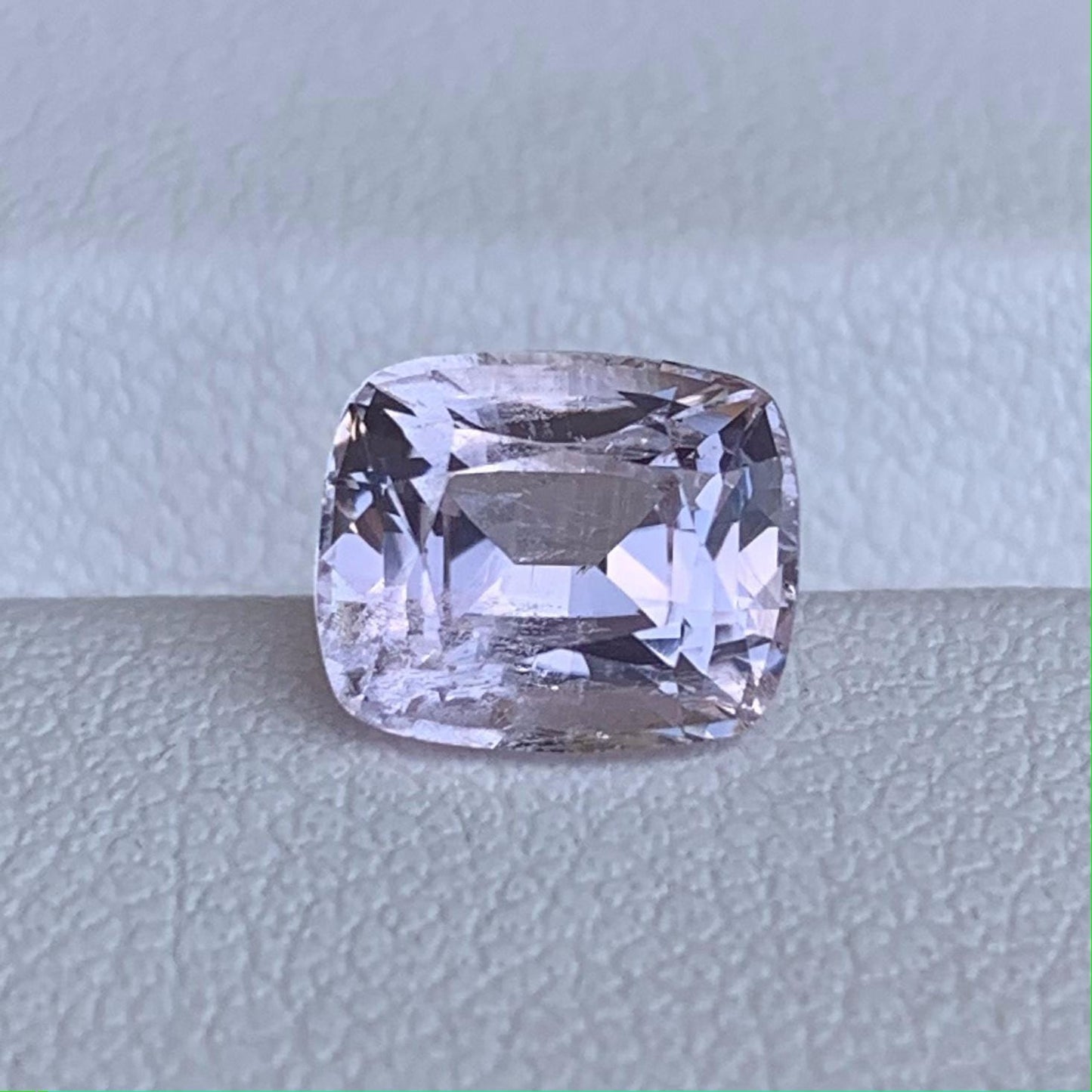 Lavender Peach Sapphire 2.53ct - (H)