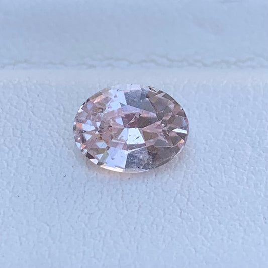 Natural Peach Sapphire 1.62ct - (H) - Baza Boutique