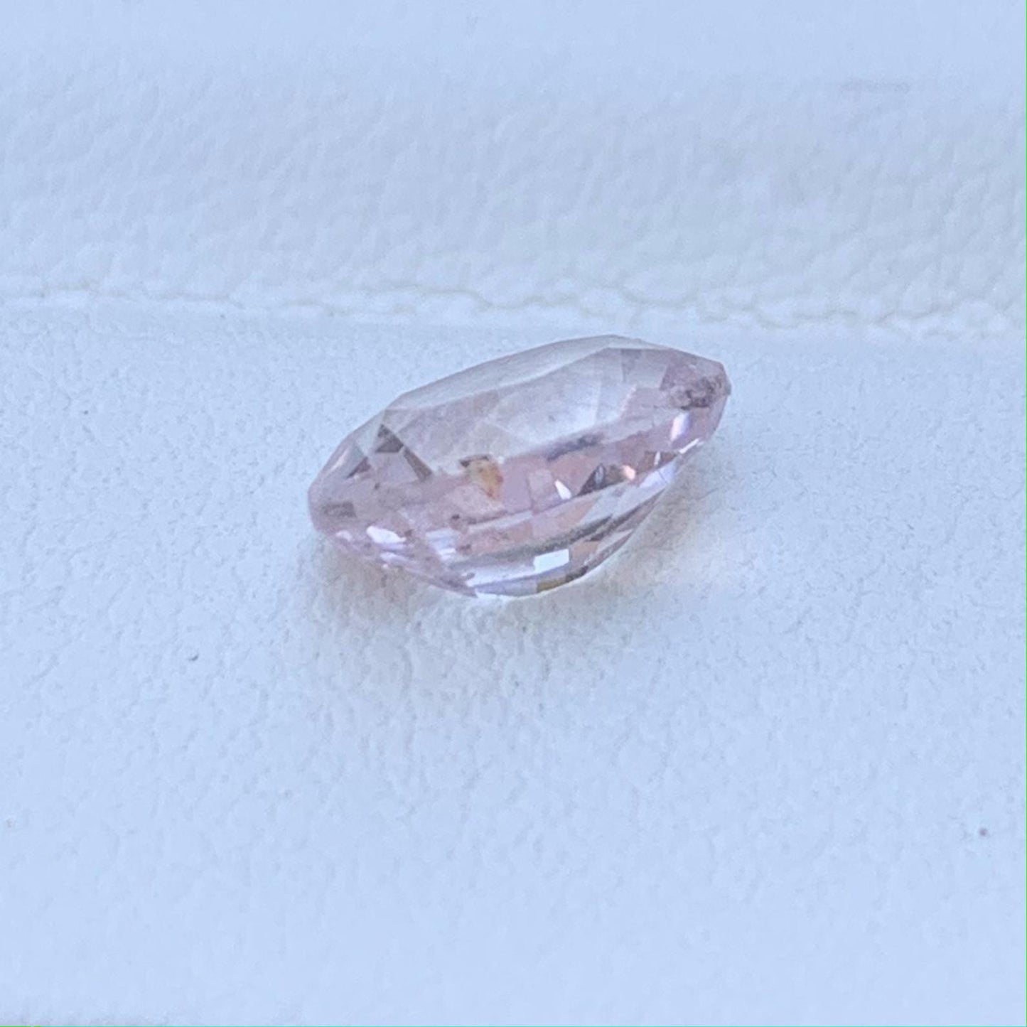 Natural Peach Sapphire 1.62ct - (H) - Baza Boutique