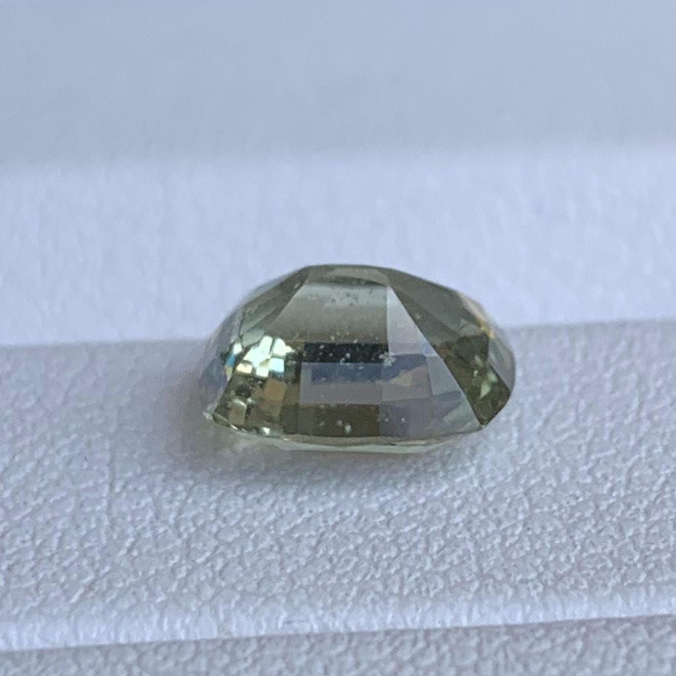 Natural Mint Green Sapphire 2.53ct - (UH) - Baza Boutique