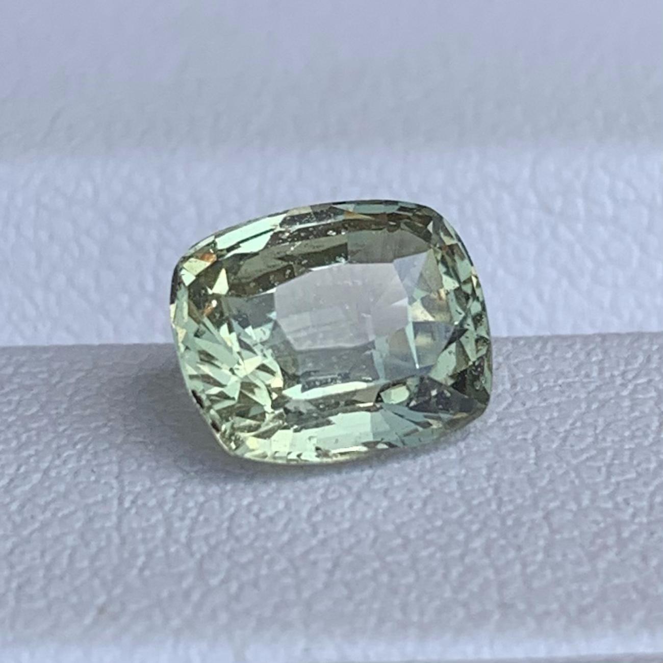 Natural Mint Green Sapphire 2.53ct - (UH) - Baza Boutique