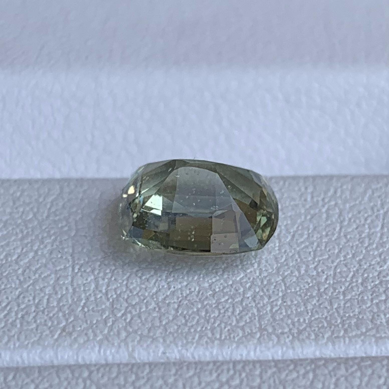 Natural Mint Green Sapphire 2.53ct - (UH) - Baza Boutique