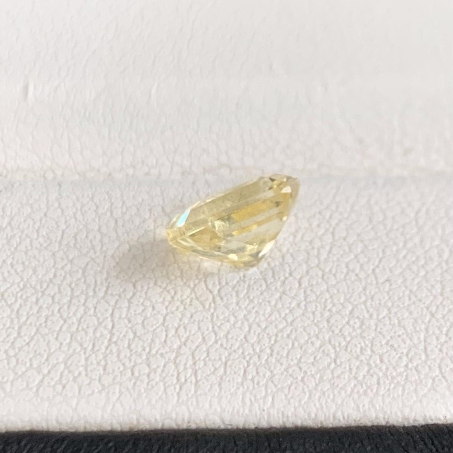 Natural Yellow Sapphire 1.55ct - (H) - Baza Boutique