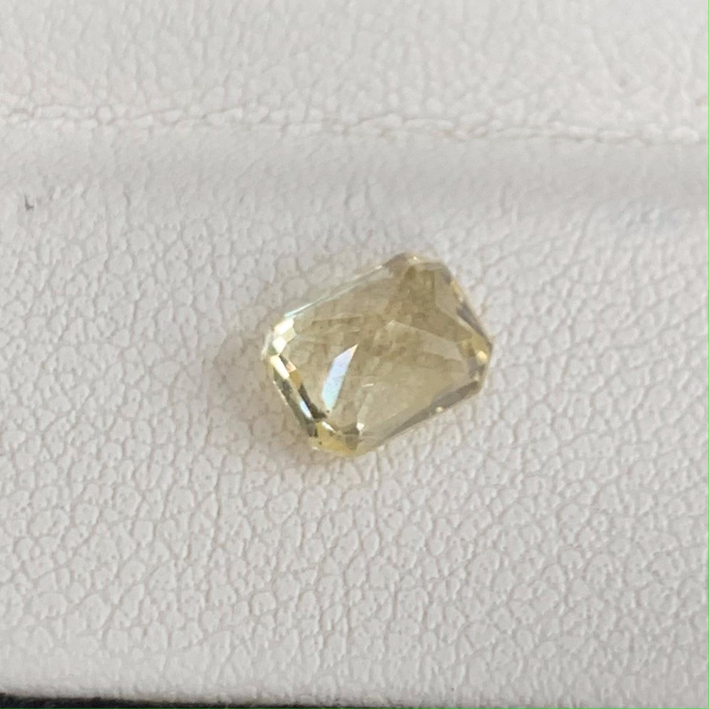 Natural Yellow Sapphire 1.55ct - (H) - Baza Boutique