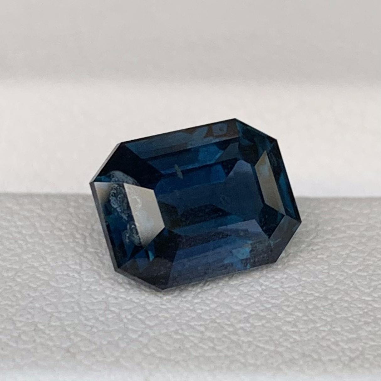 Natural Indigo Blue Sapphire 3.03ct - (UH) - Baza Boutique