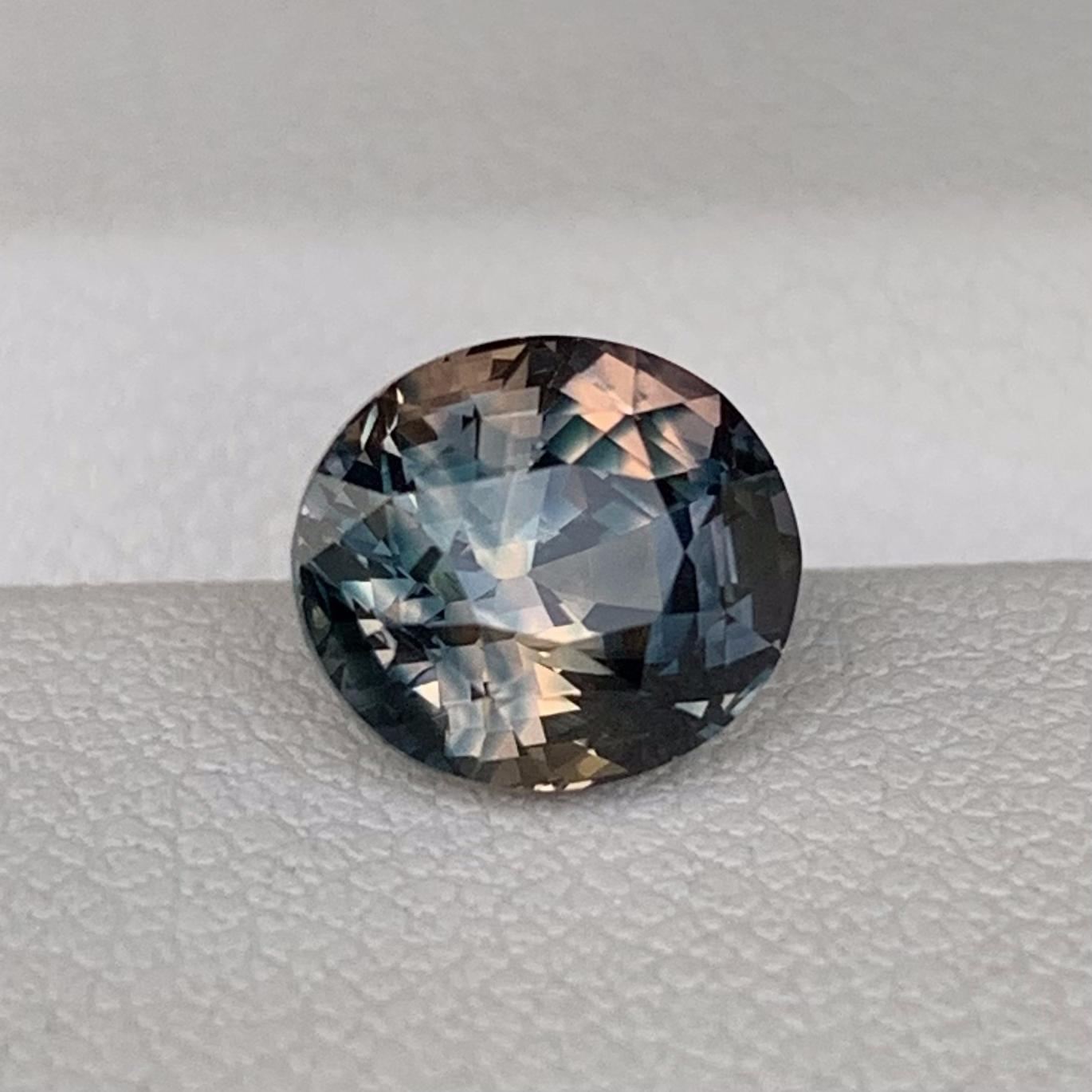 Rare Multi-color Sapphire 2.55ct - (UH) - Baza Boutique