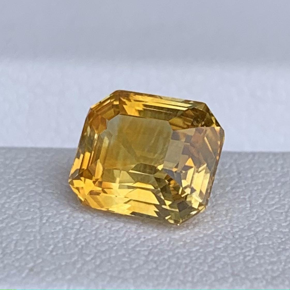 Natural Radiant Cut Golden Yellow Sapphire 2.16ct - (H)
