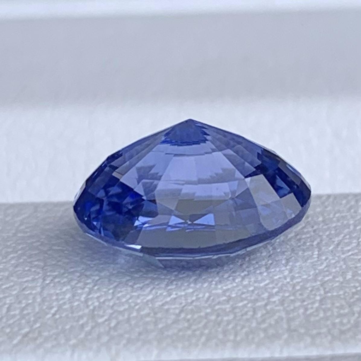 Natural Oval Cut Cornflower Blue Sapphire 3.10ct - (UH)