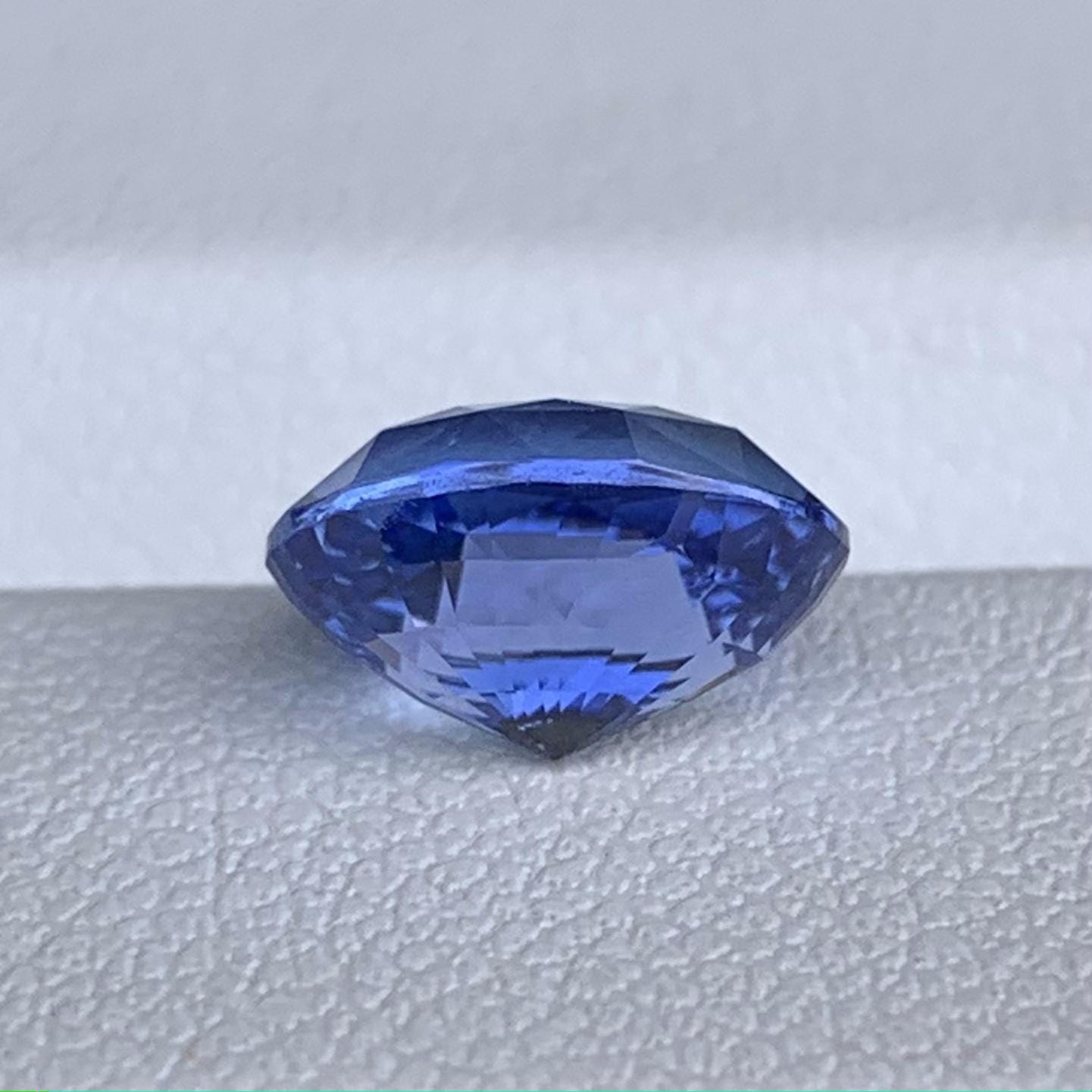 Natural Oval Cut Cornflower Blue Sapphire 3.10ct - (UH)