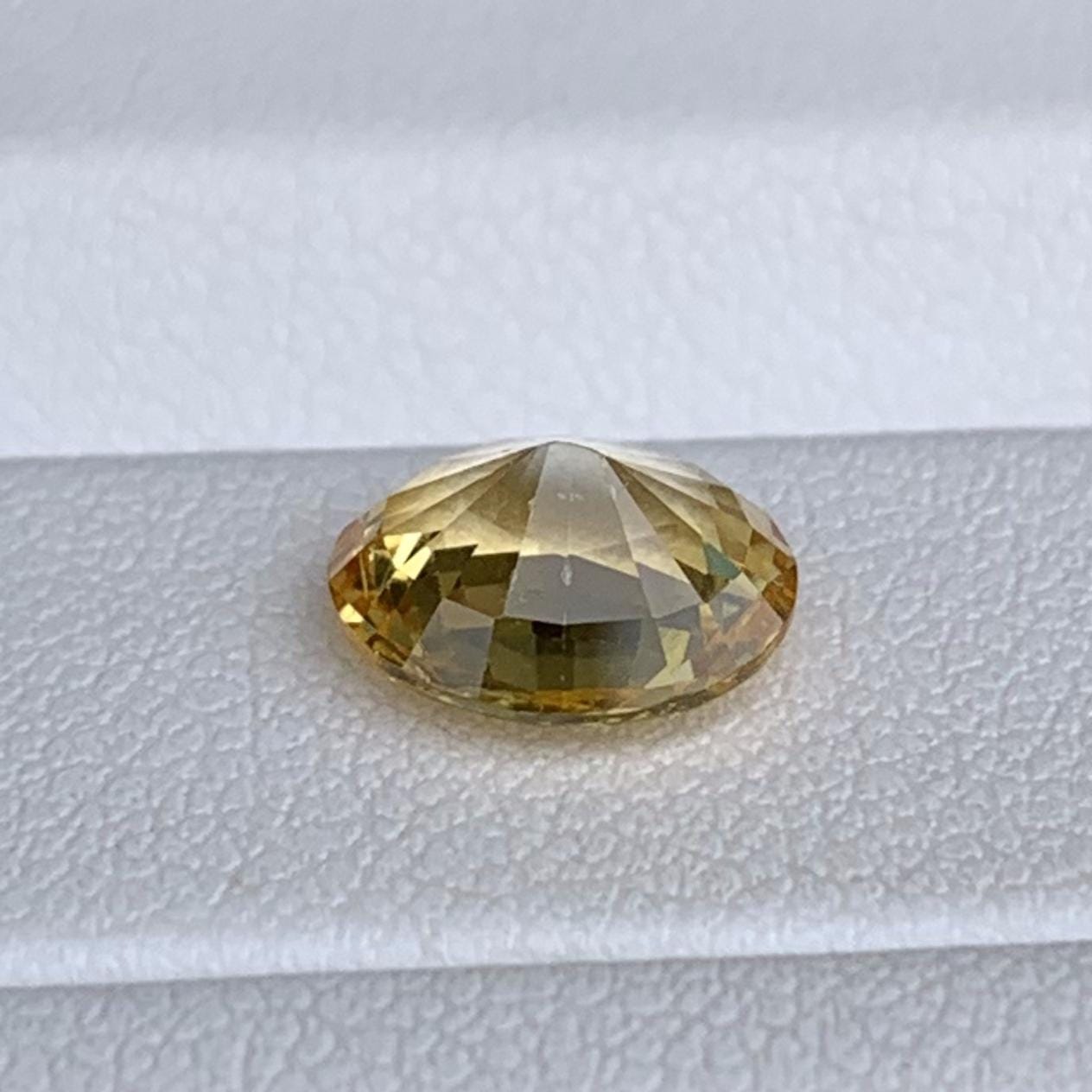 Natural Oval Cut Yellow Sapphire 2.15ct - (H)