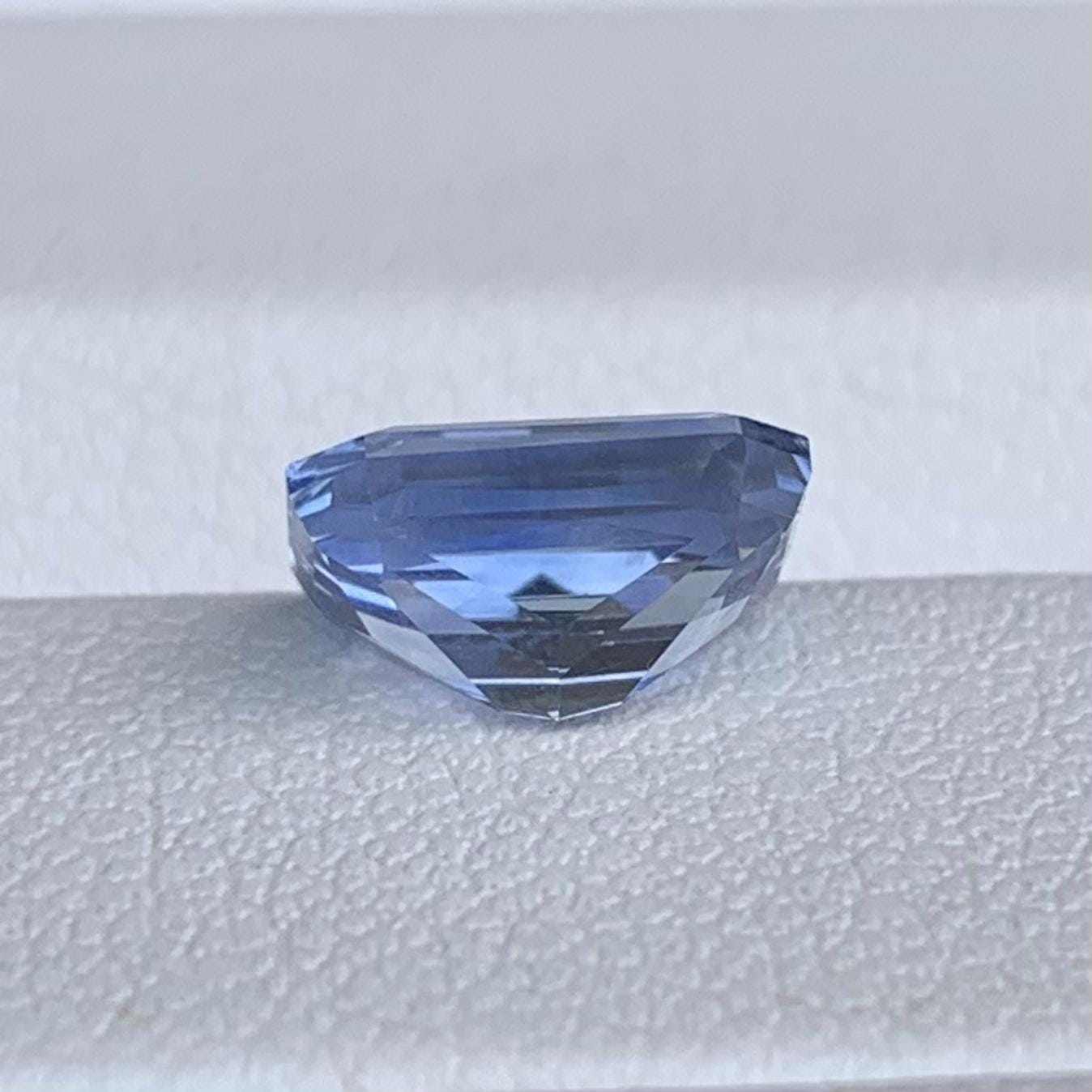 Natural Radiant Cut Blue Sapphire 2.28ct - (H)