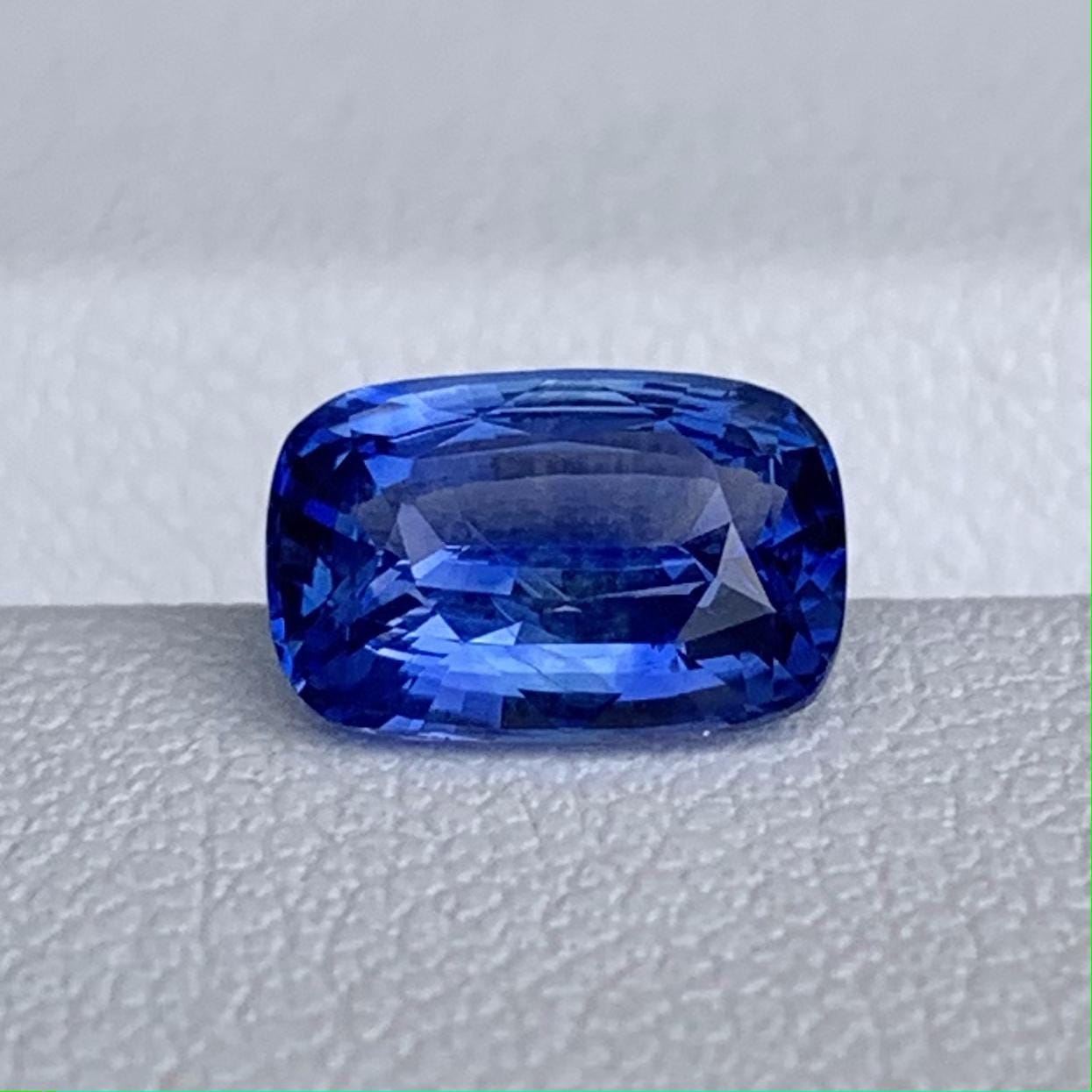 Natural Cushion Cut Cornflower Blue Sapphire 2.14ct - (H)